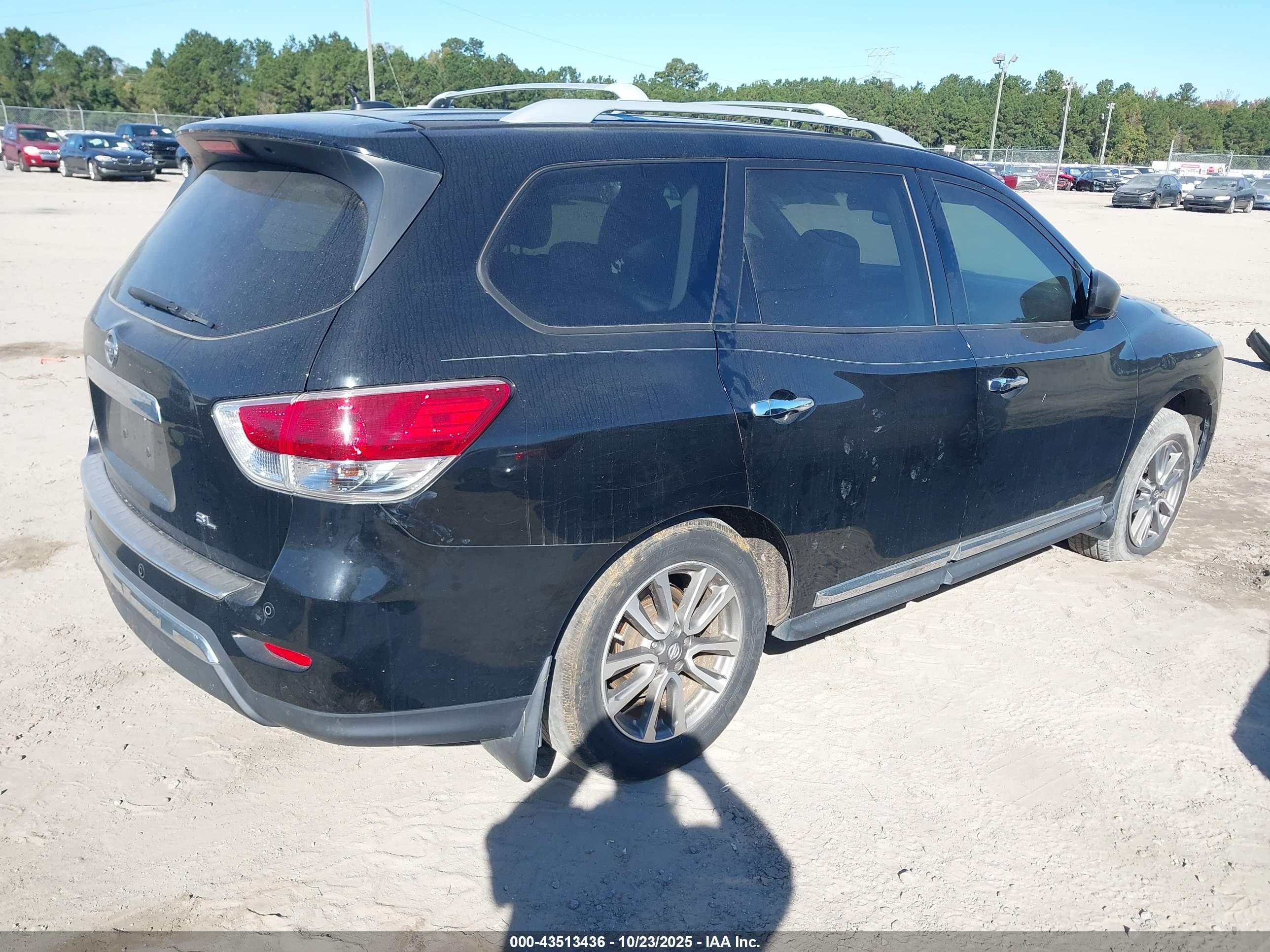 NISSAN PATHFINDER image 4
