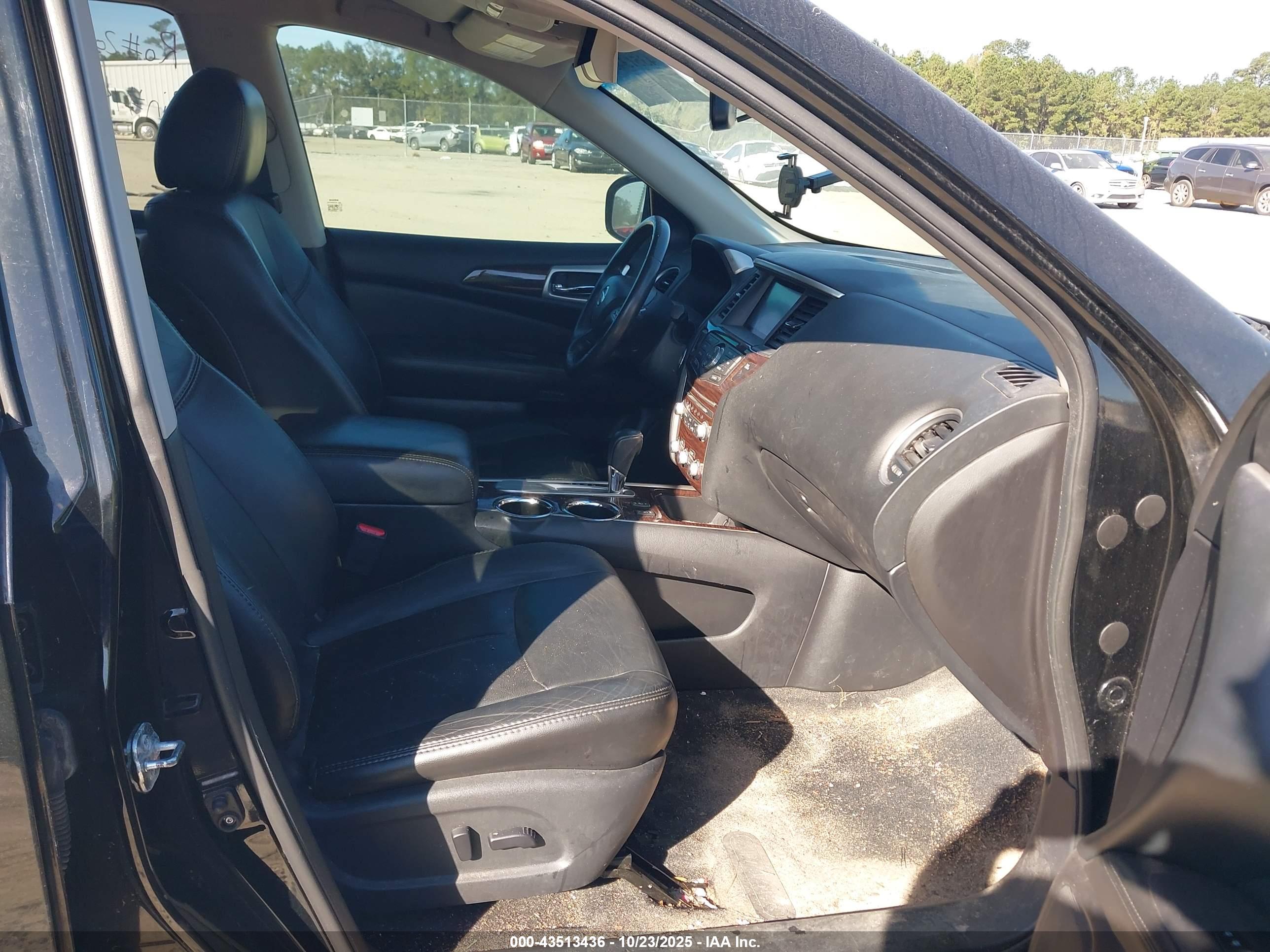 NISSAN PATHFINDER image 5