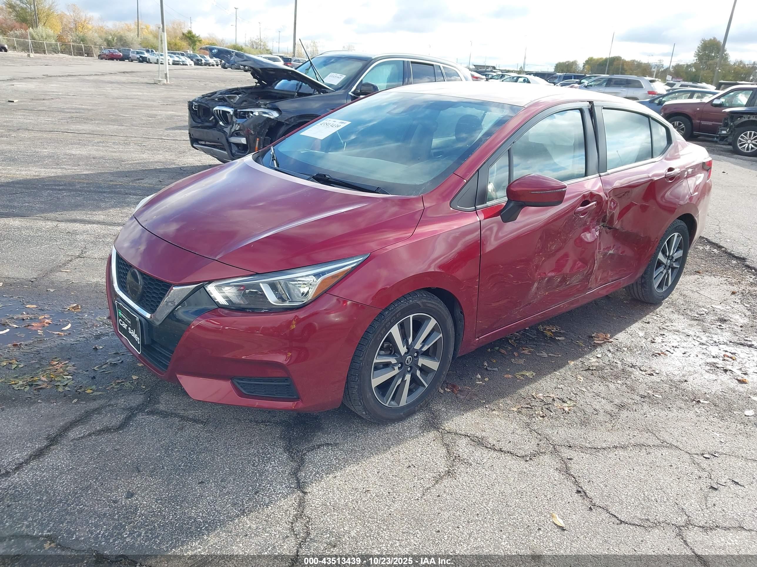 NISSAN VERSA image 2