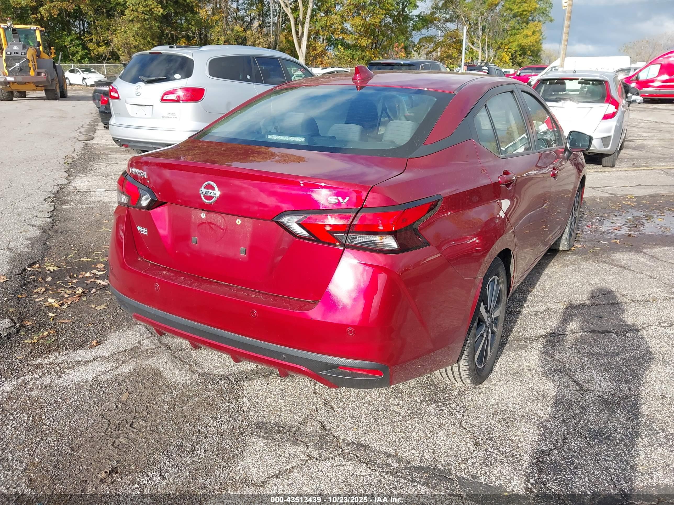 NISSAN VERSA image 4
