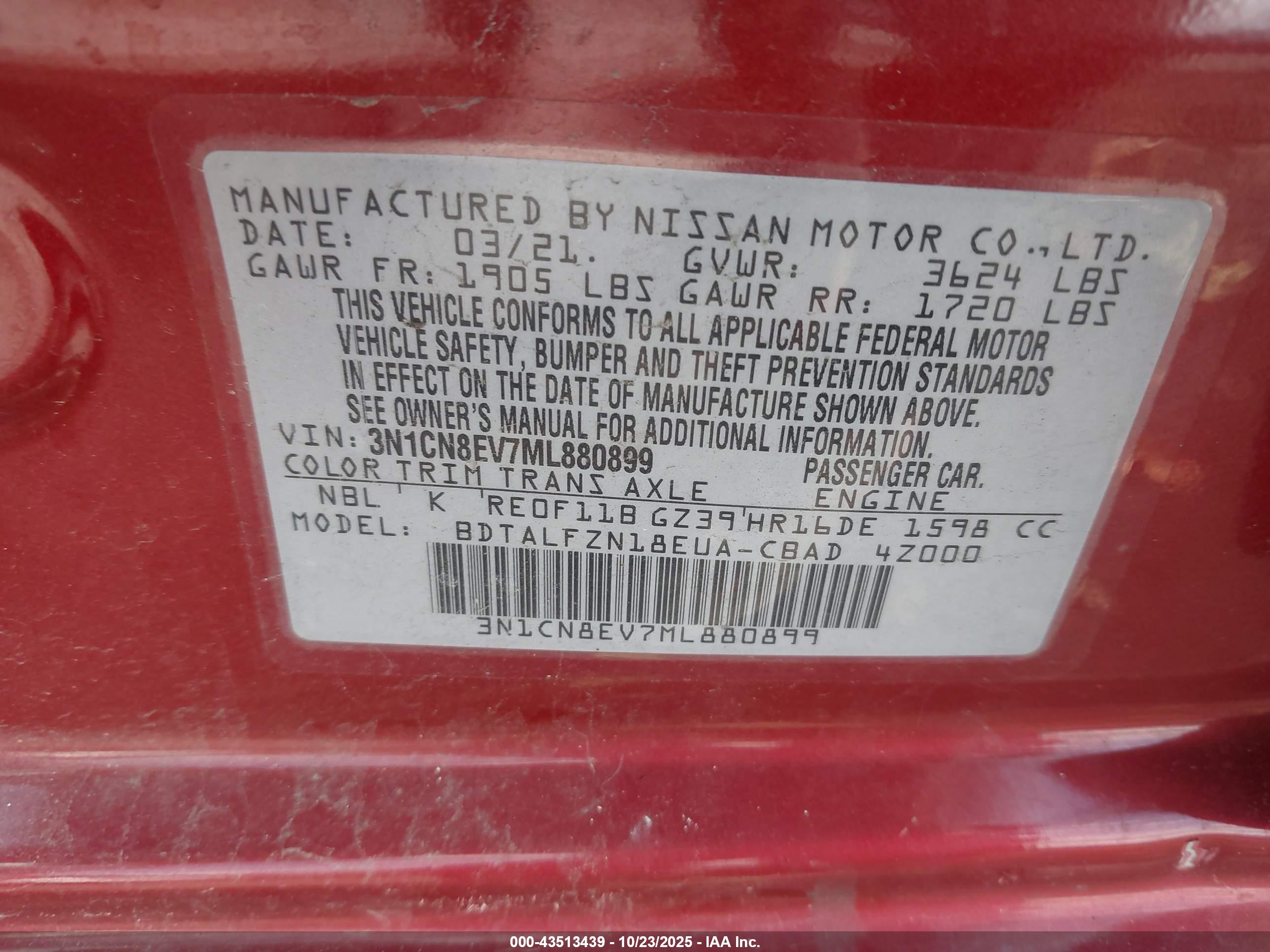 NISSAN VERSA image 9