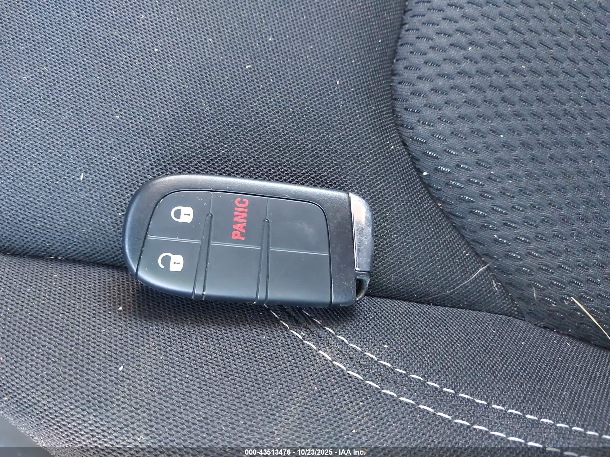 JEEP RENEGADE image 11