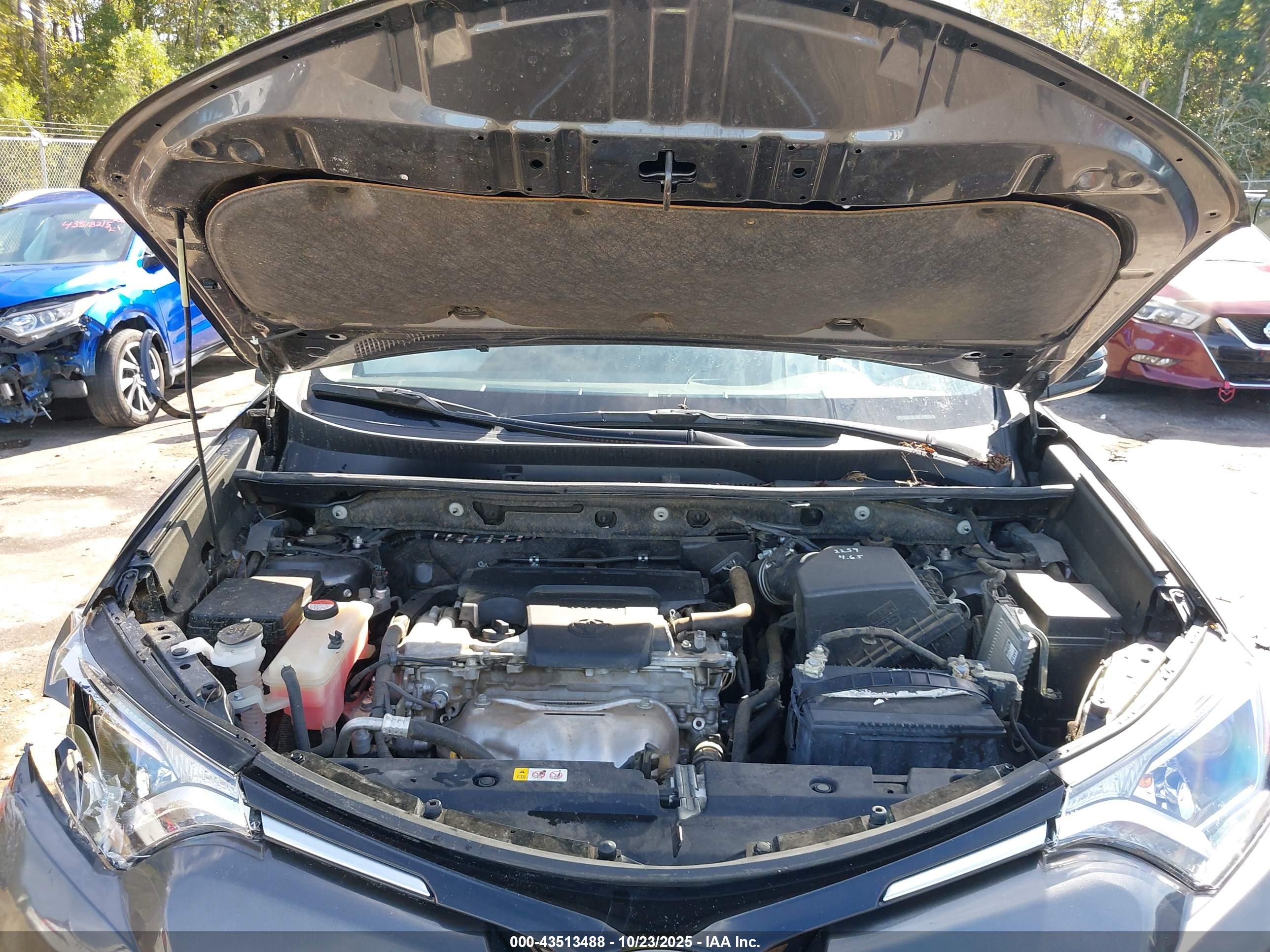 TOYOTA RAV4 image 10