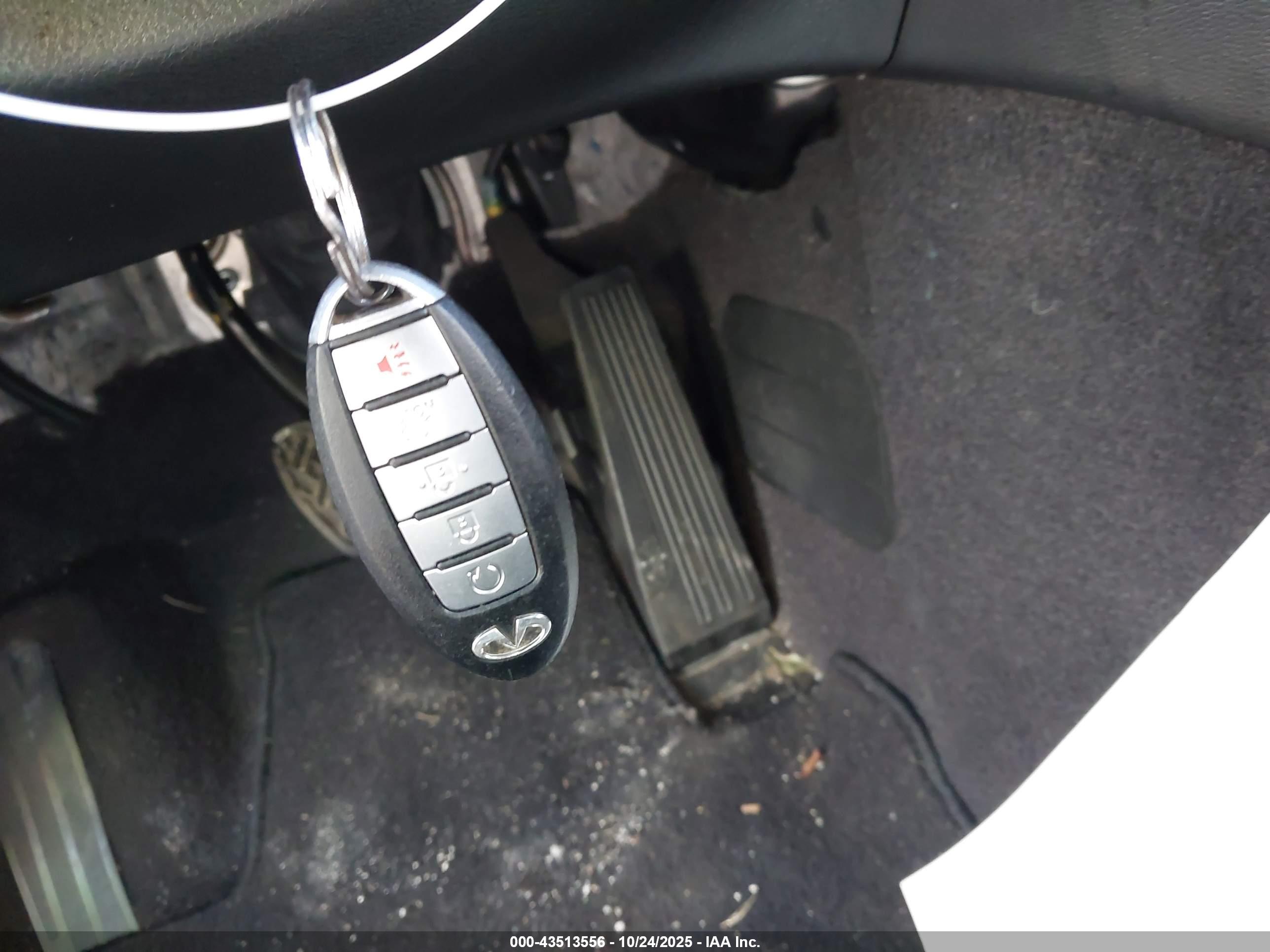 INFINITI Q50 image 11