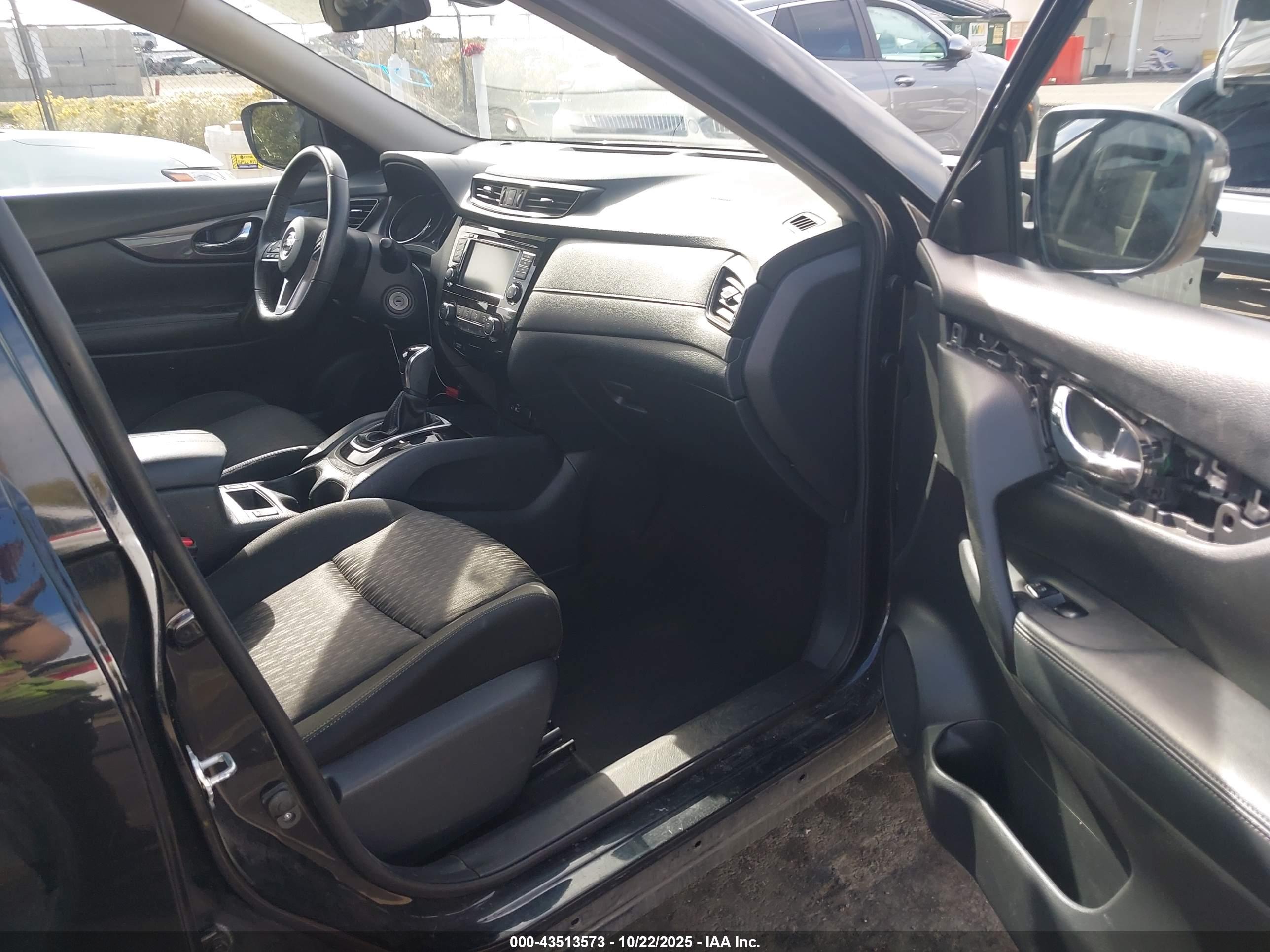 NISSAN ROGUE image 5
