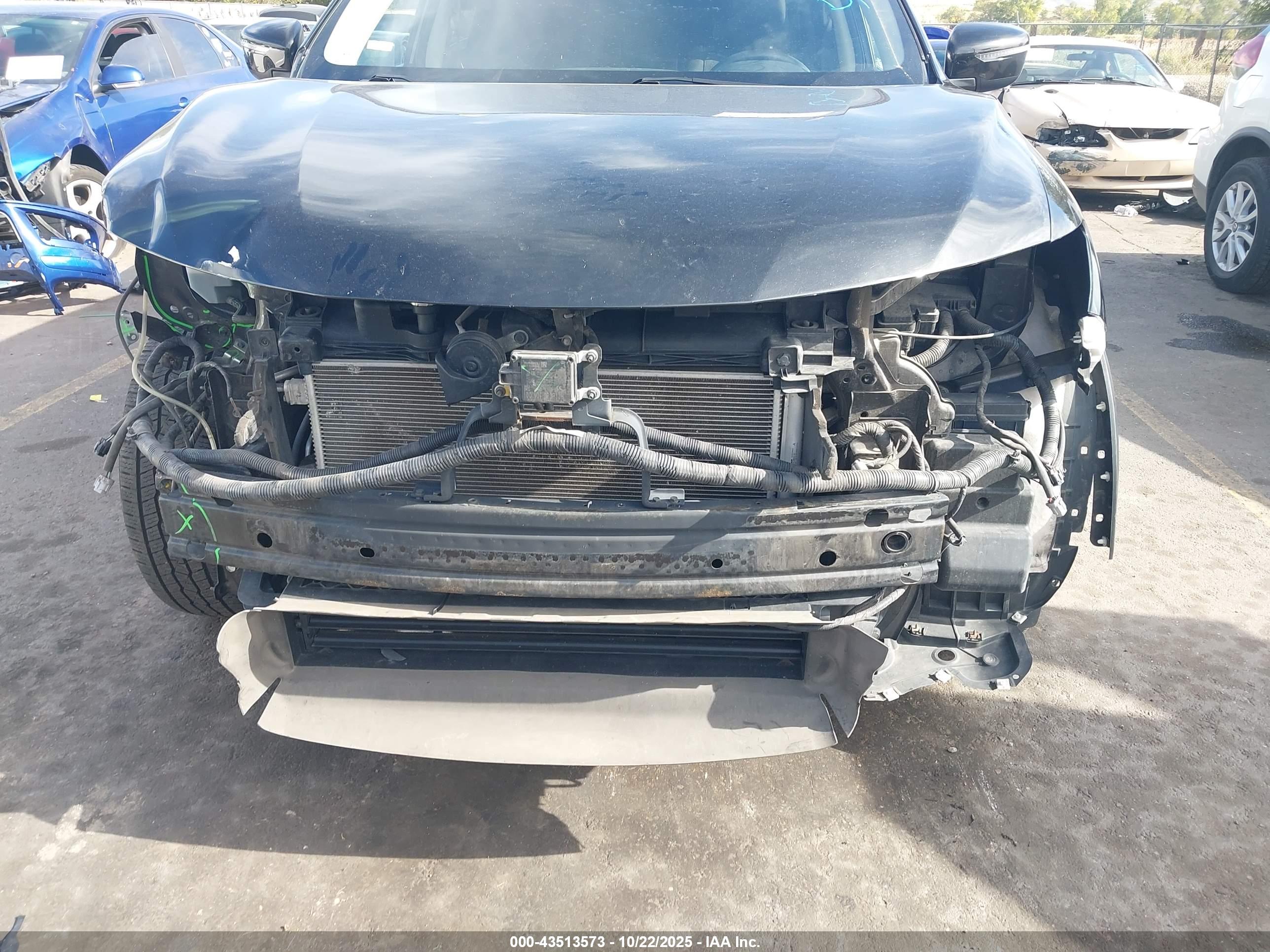NISSAN ROGUE image 6