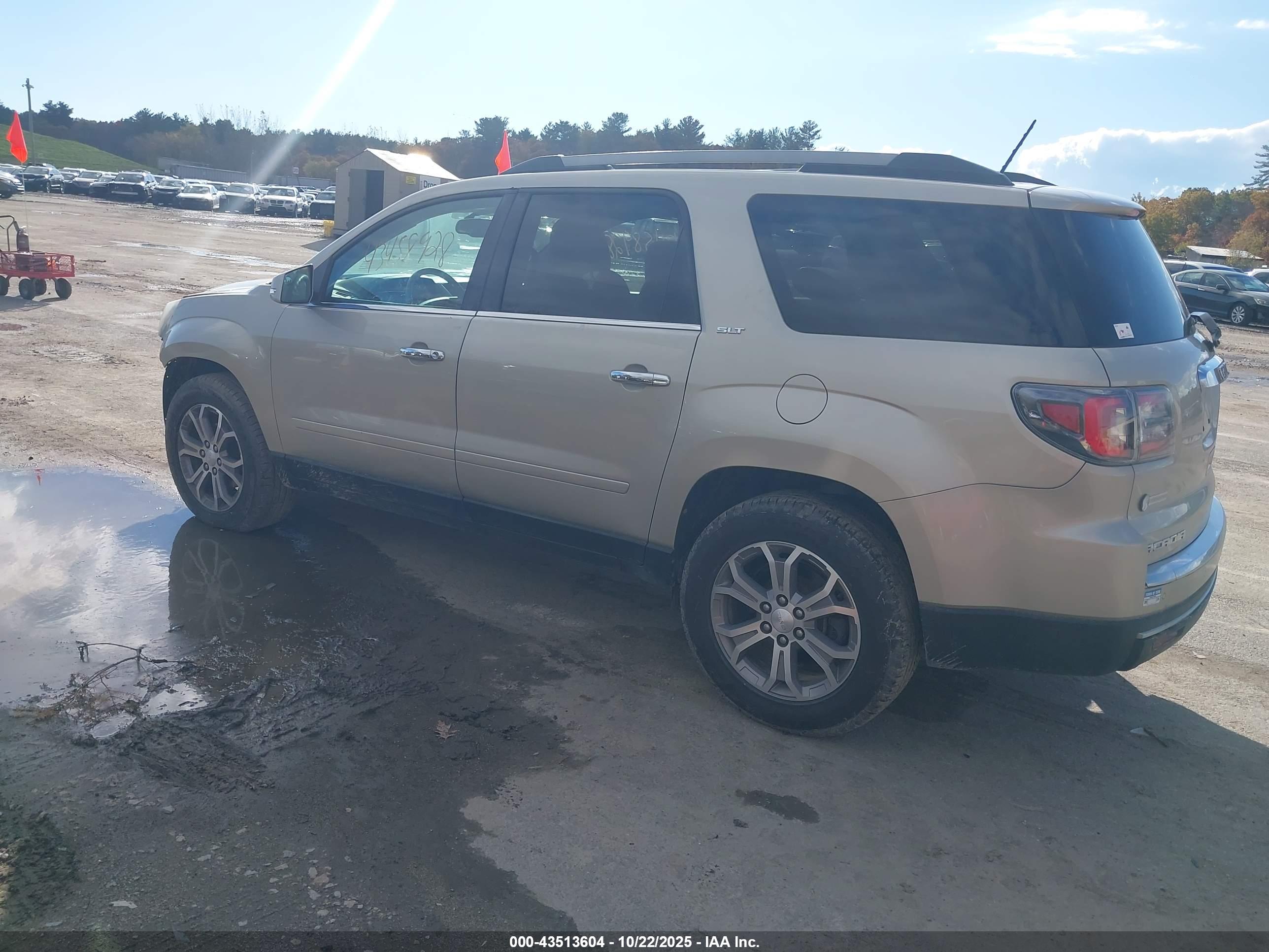 GMC ACADIA image 3