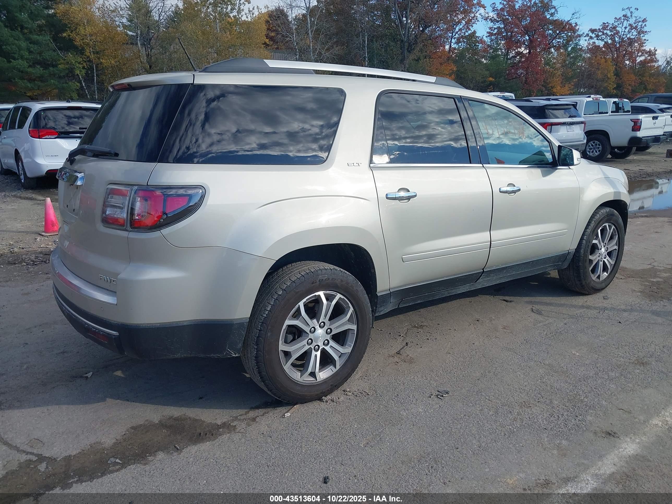 GMC ACADIA image 4