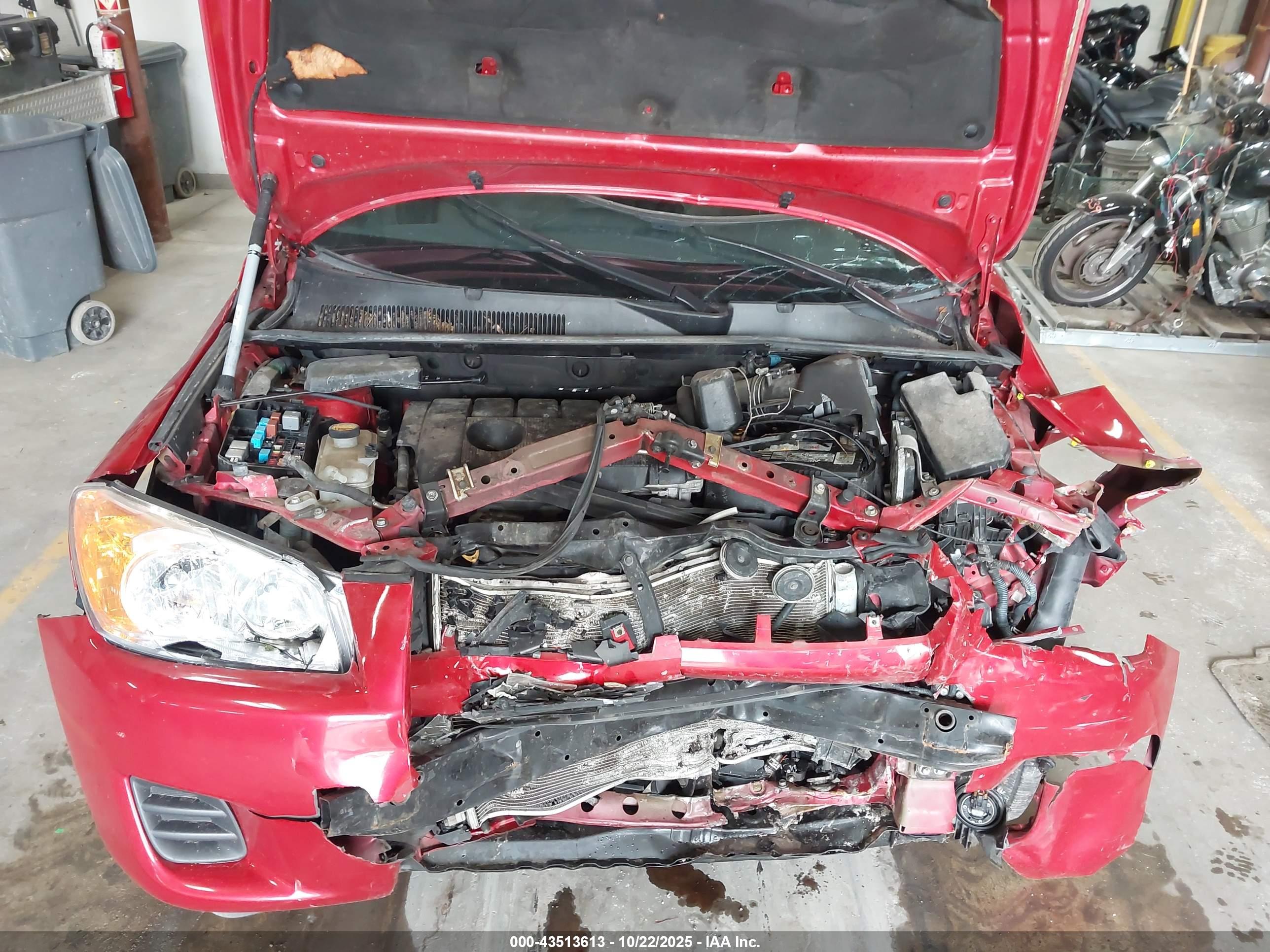 TOYOTA RAV4 image 10