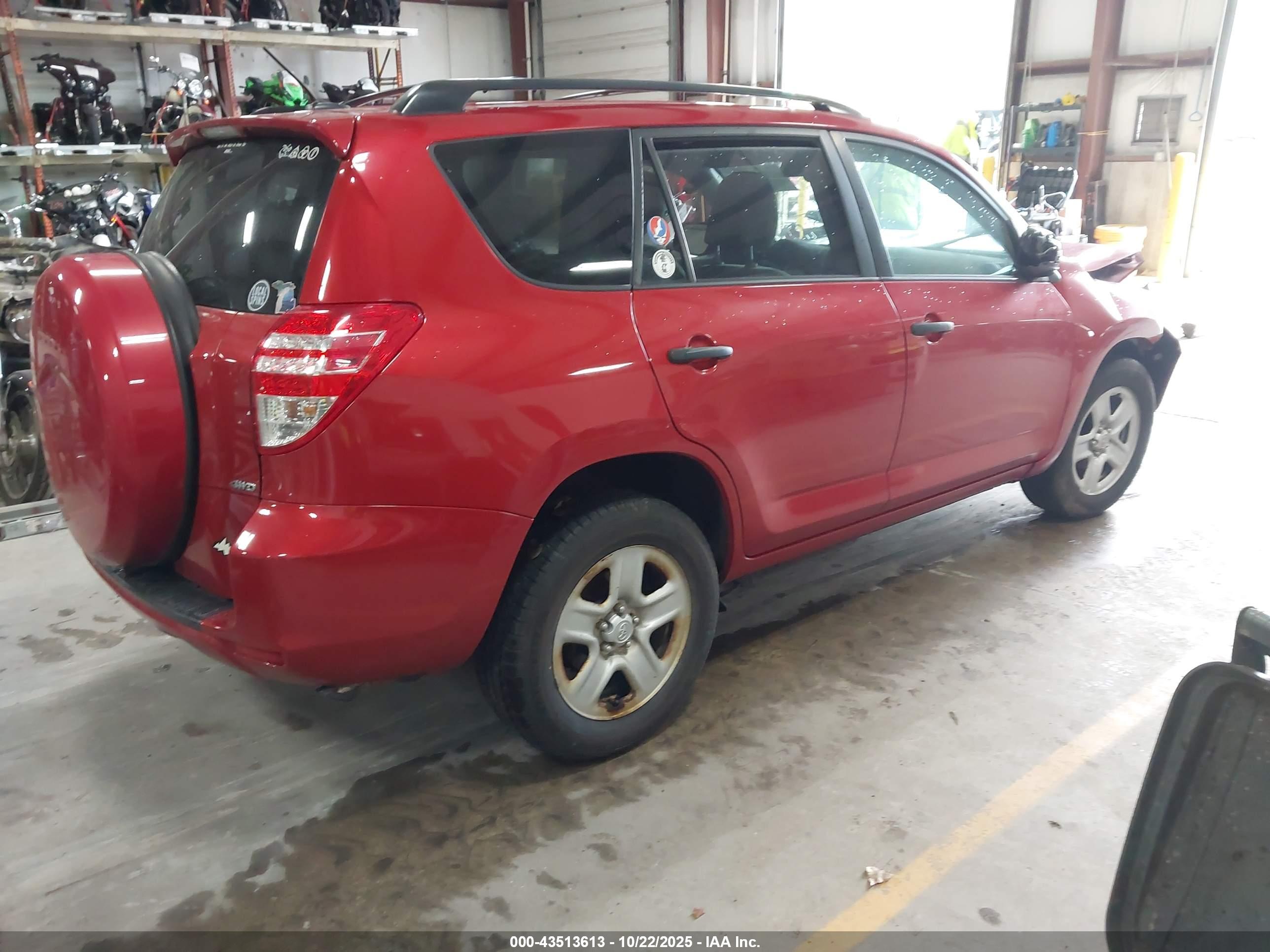 TOYOTA RAV4 image 4