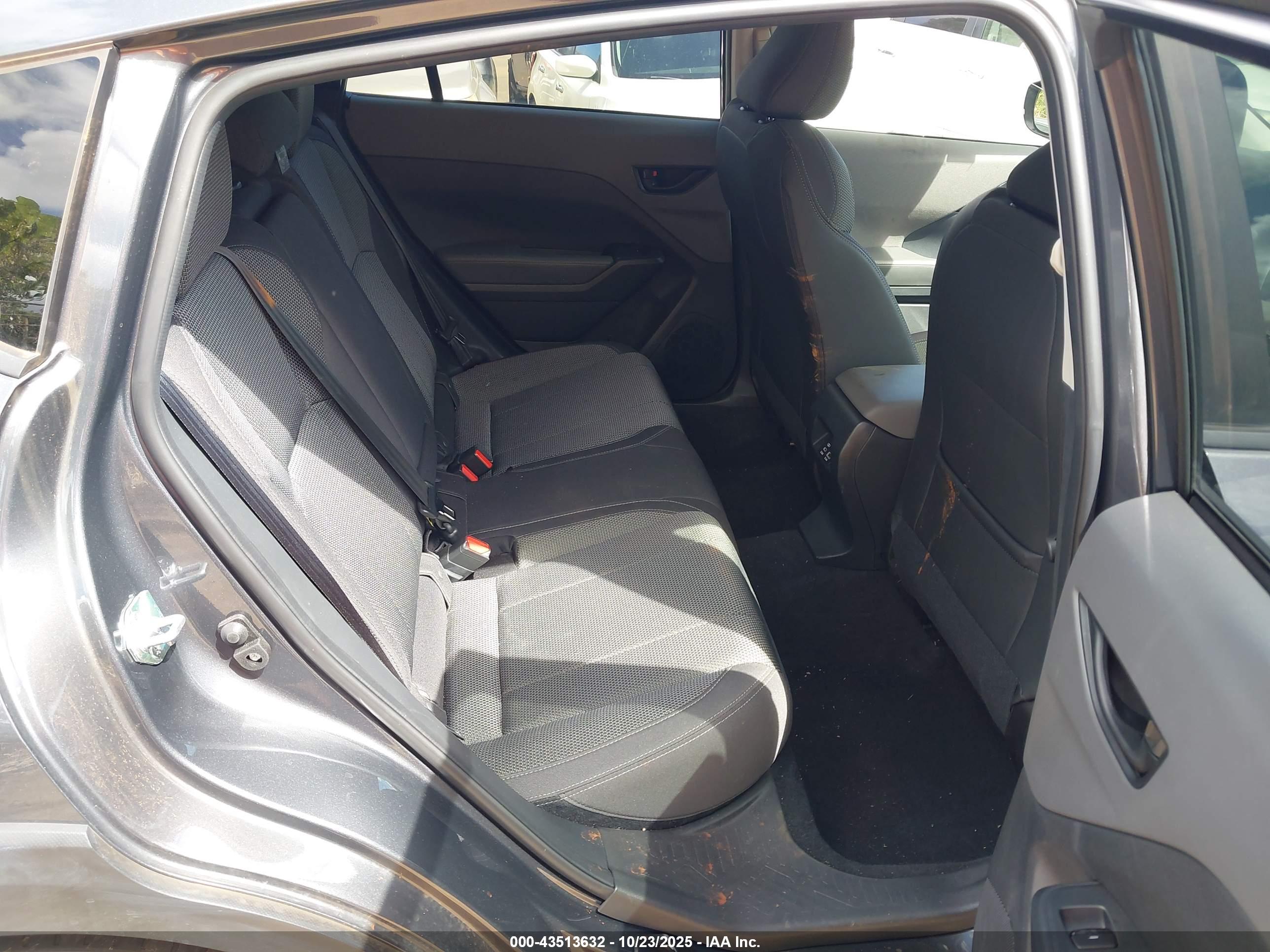SUBARU CROSSTREK image 8