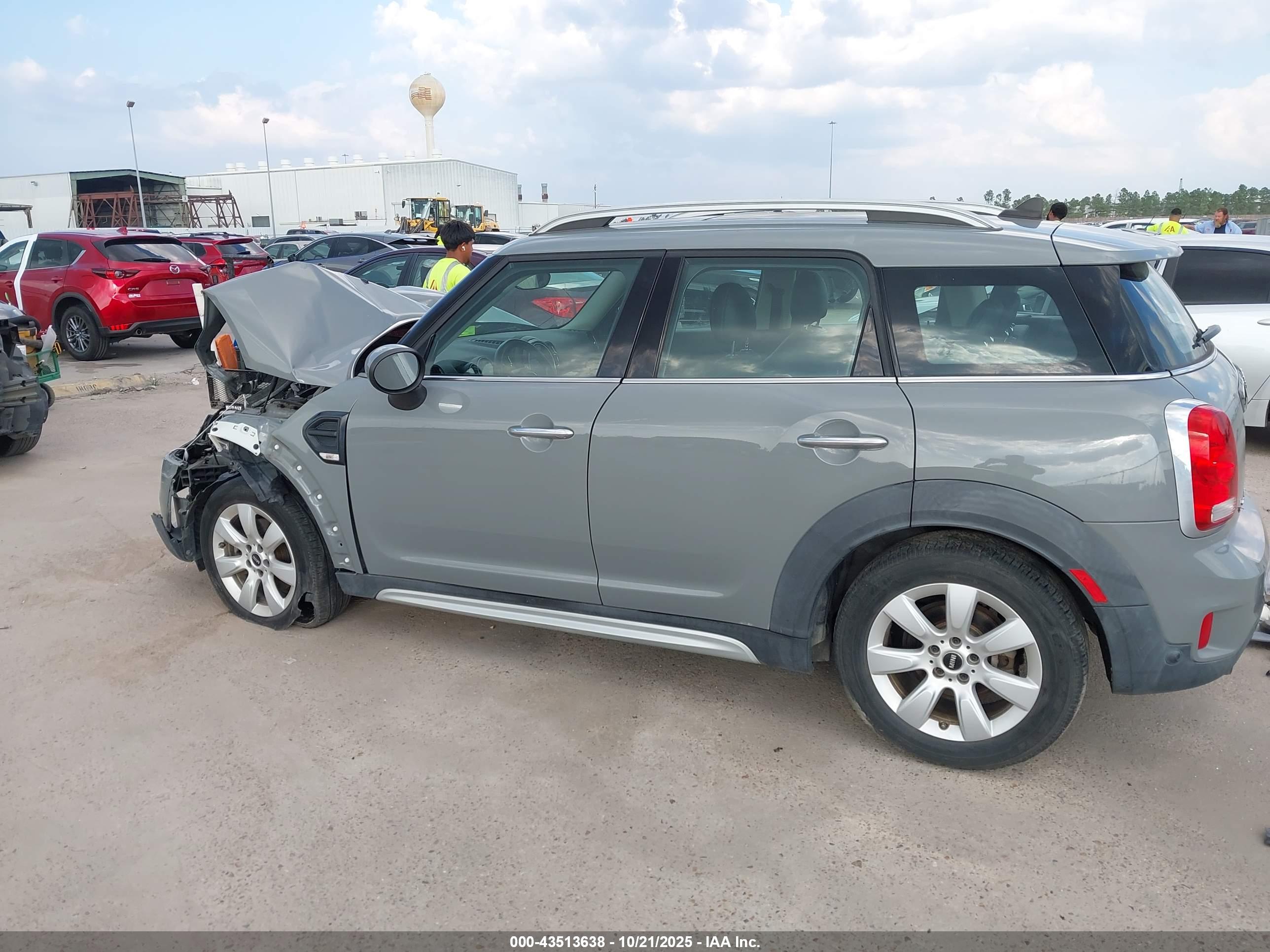 MINI COUNTRYMAN image 3