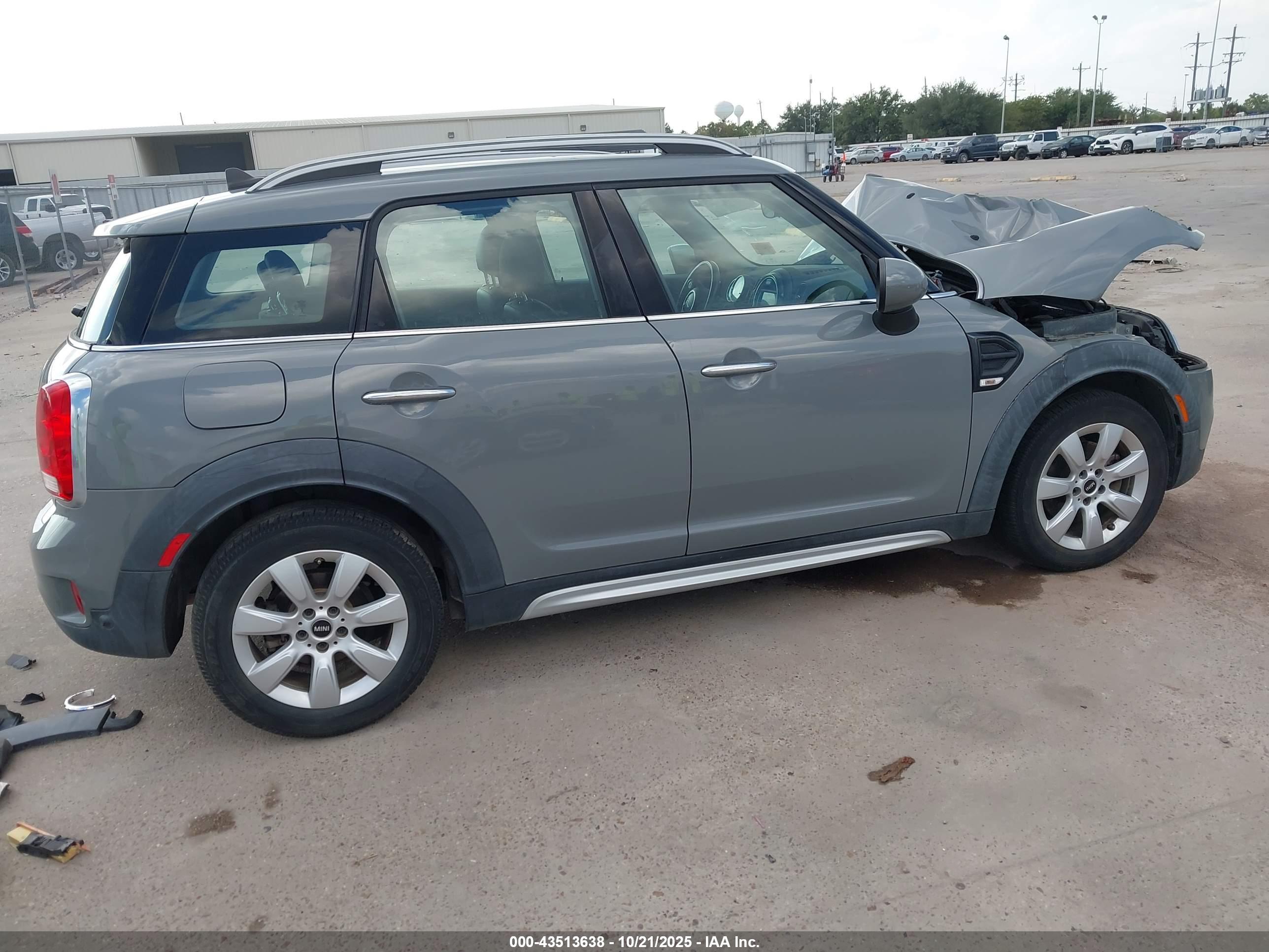 MINI COUNTRYMAN image 4