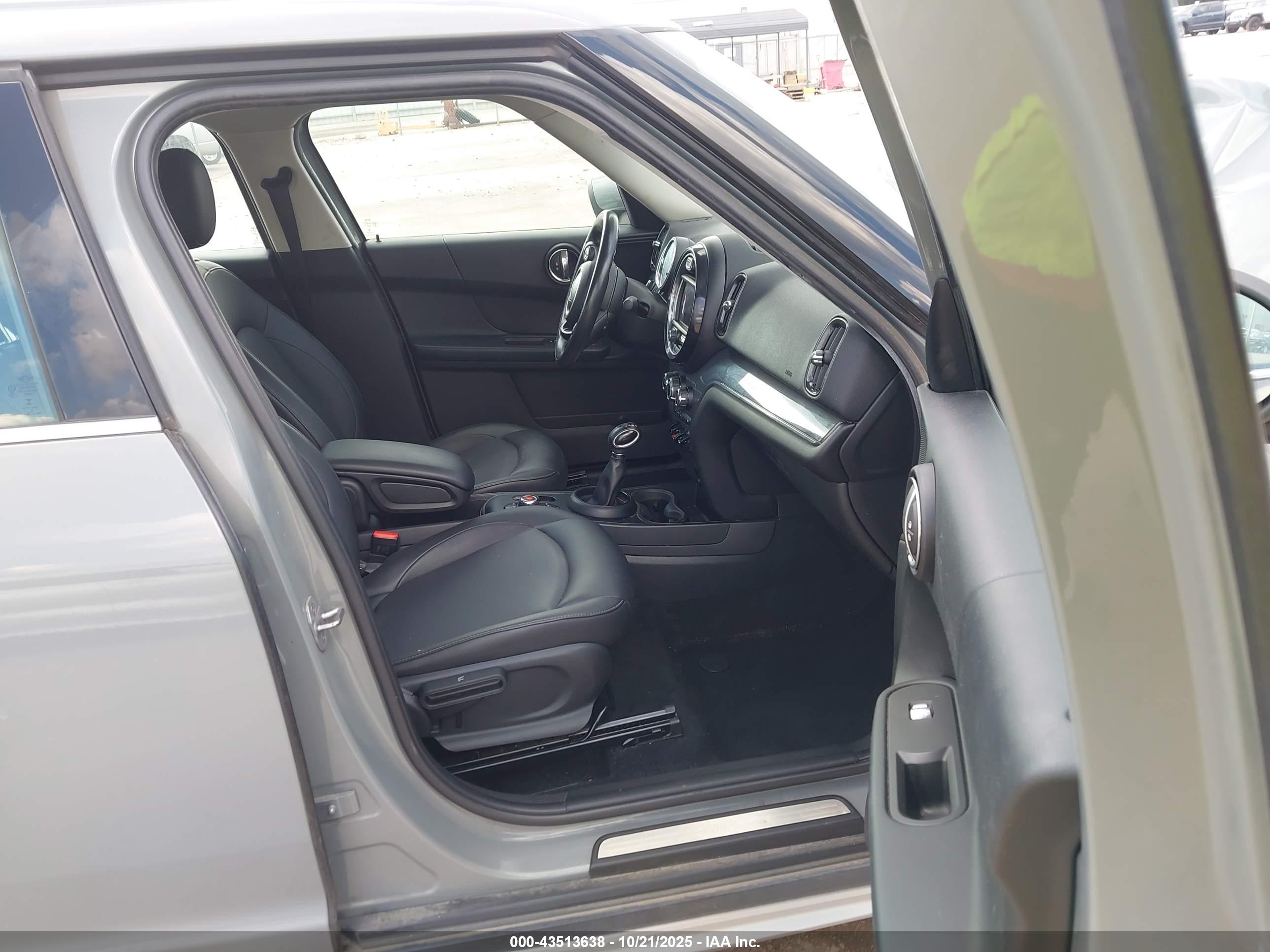 MINI COUNTRYMAN image 5