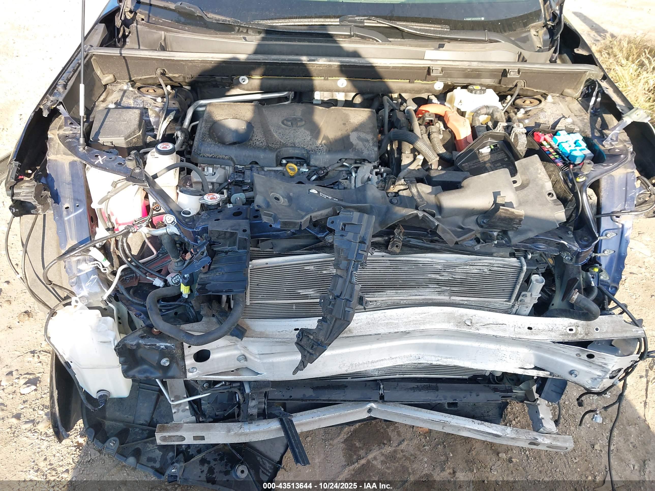 TOYOTA RAV4 image 10