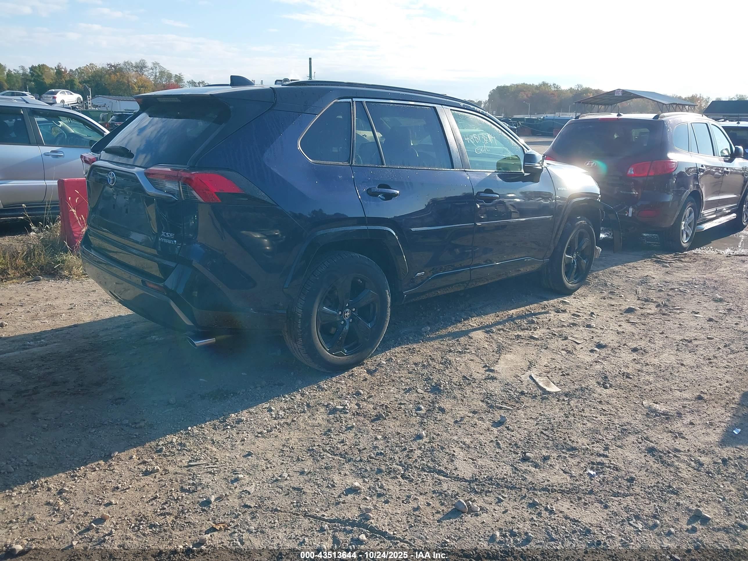 TOYOTA RAV4 image 4
