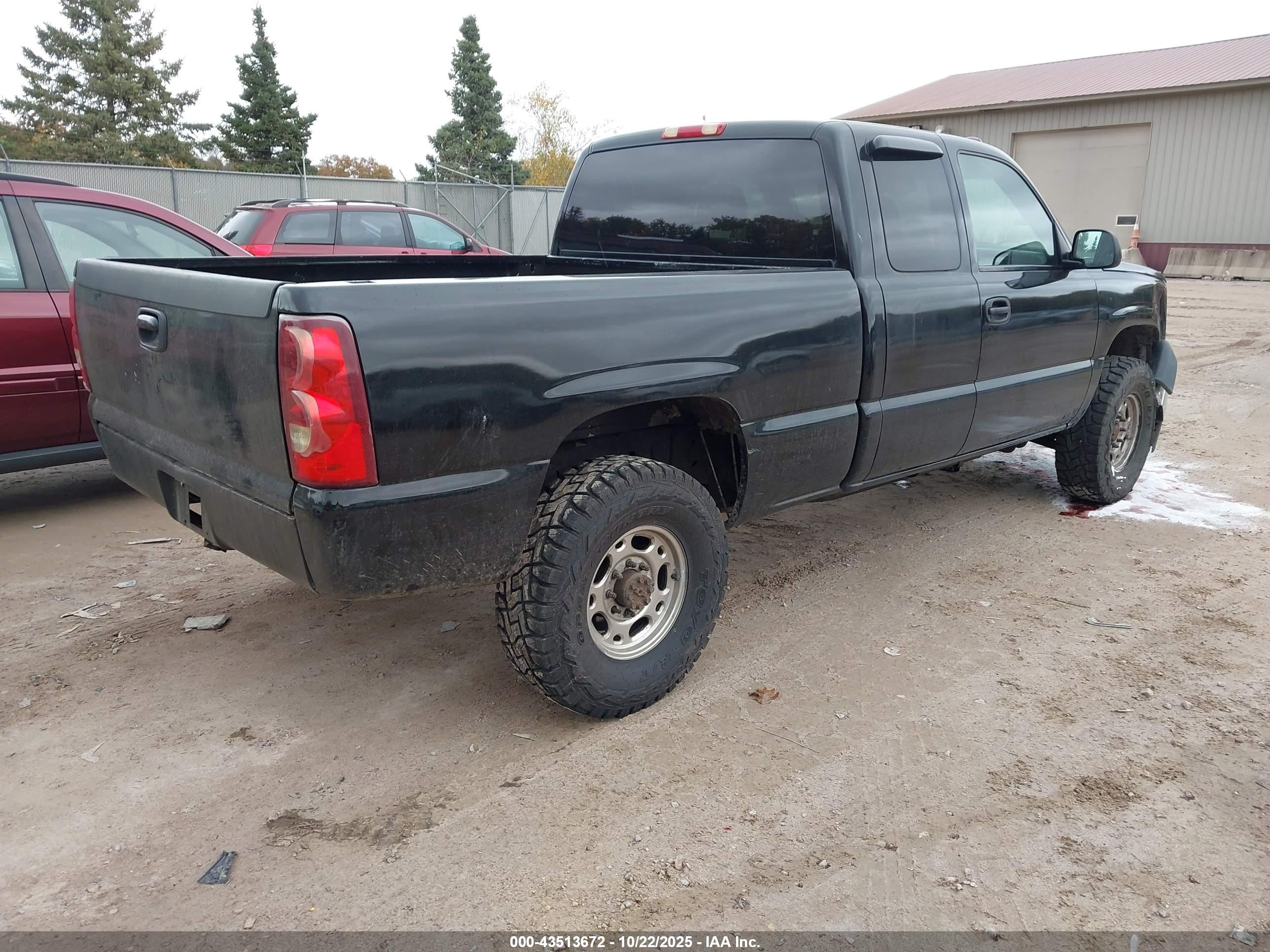 CHEVROLET SILVERADO image 4