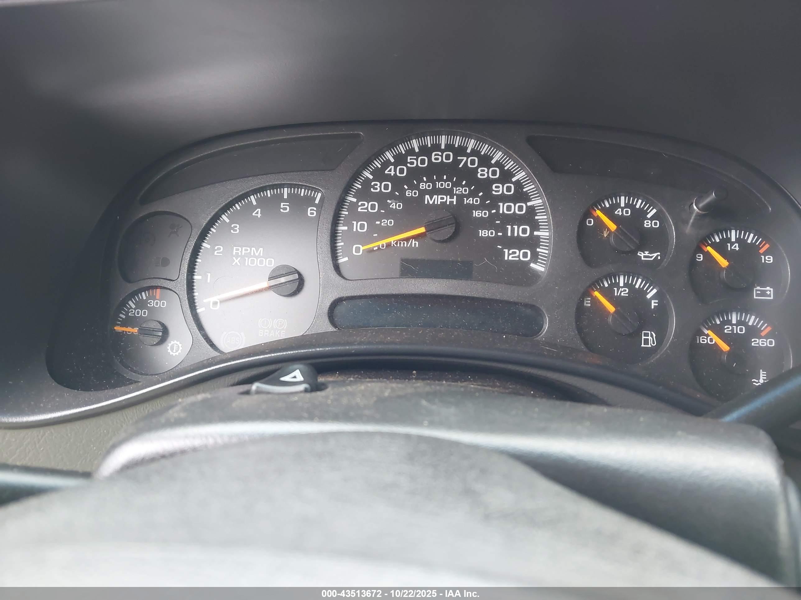 CHEVROLET SILVERADO image 7