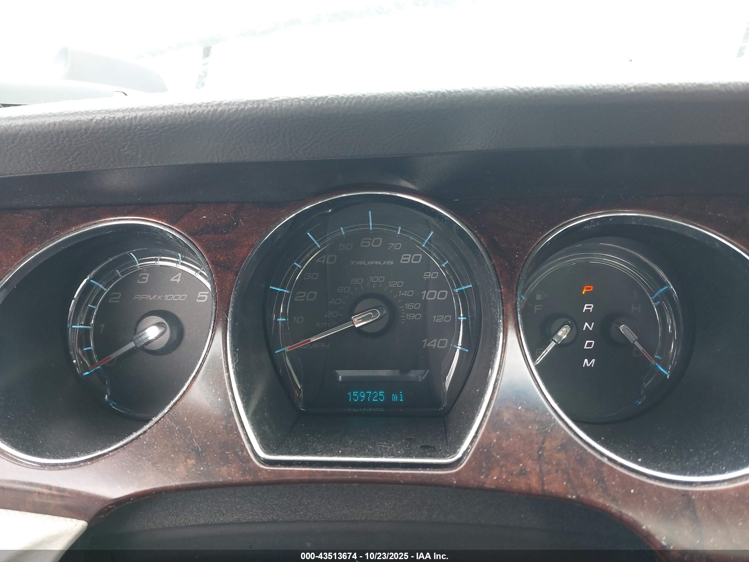 FORD TAURUS image 7