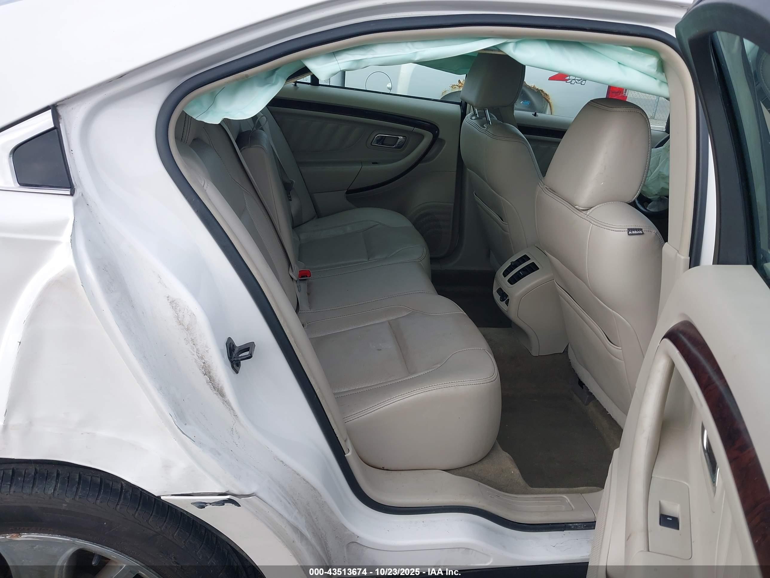 FORD TAURUS image 8