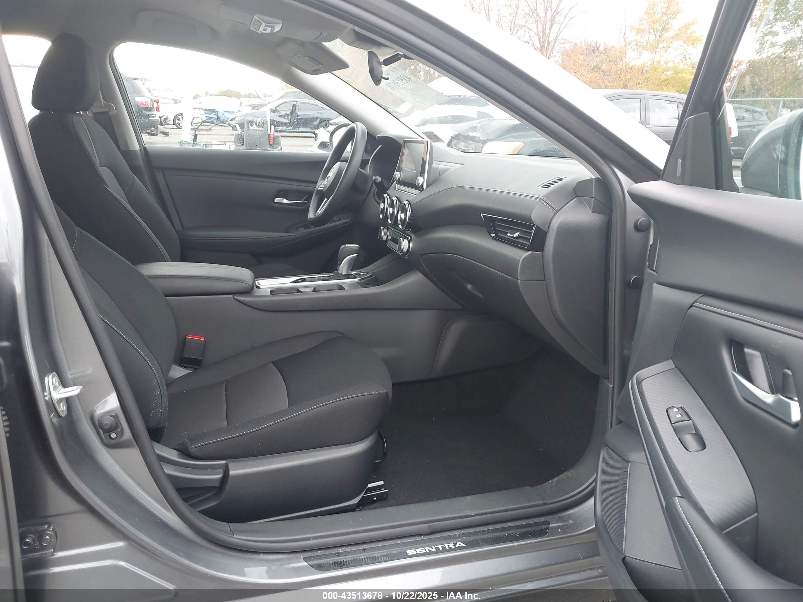 NISSAN SENTRA image 5