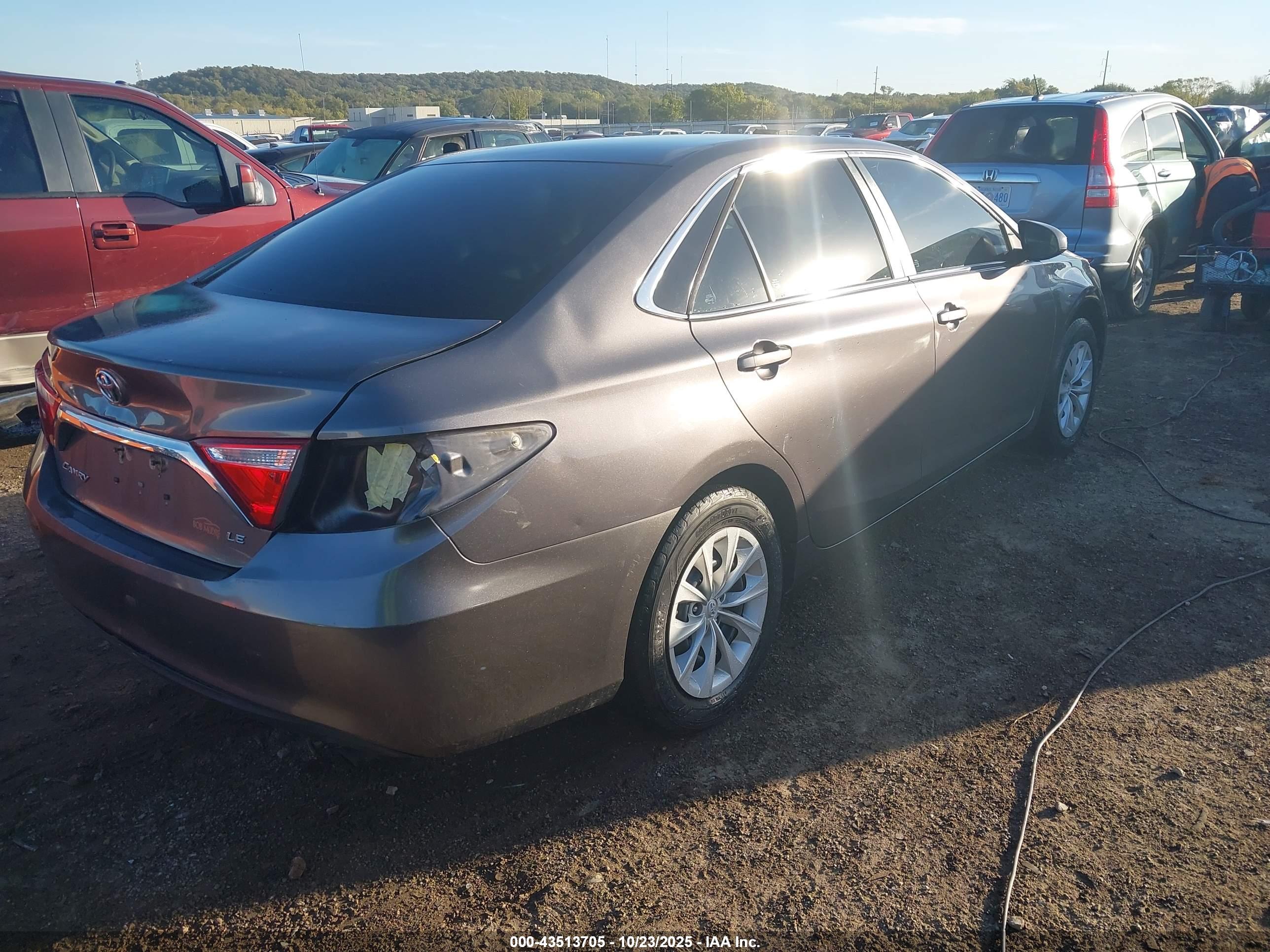 TOYOTA CAMRY image 4