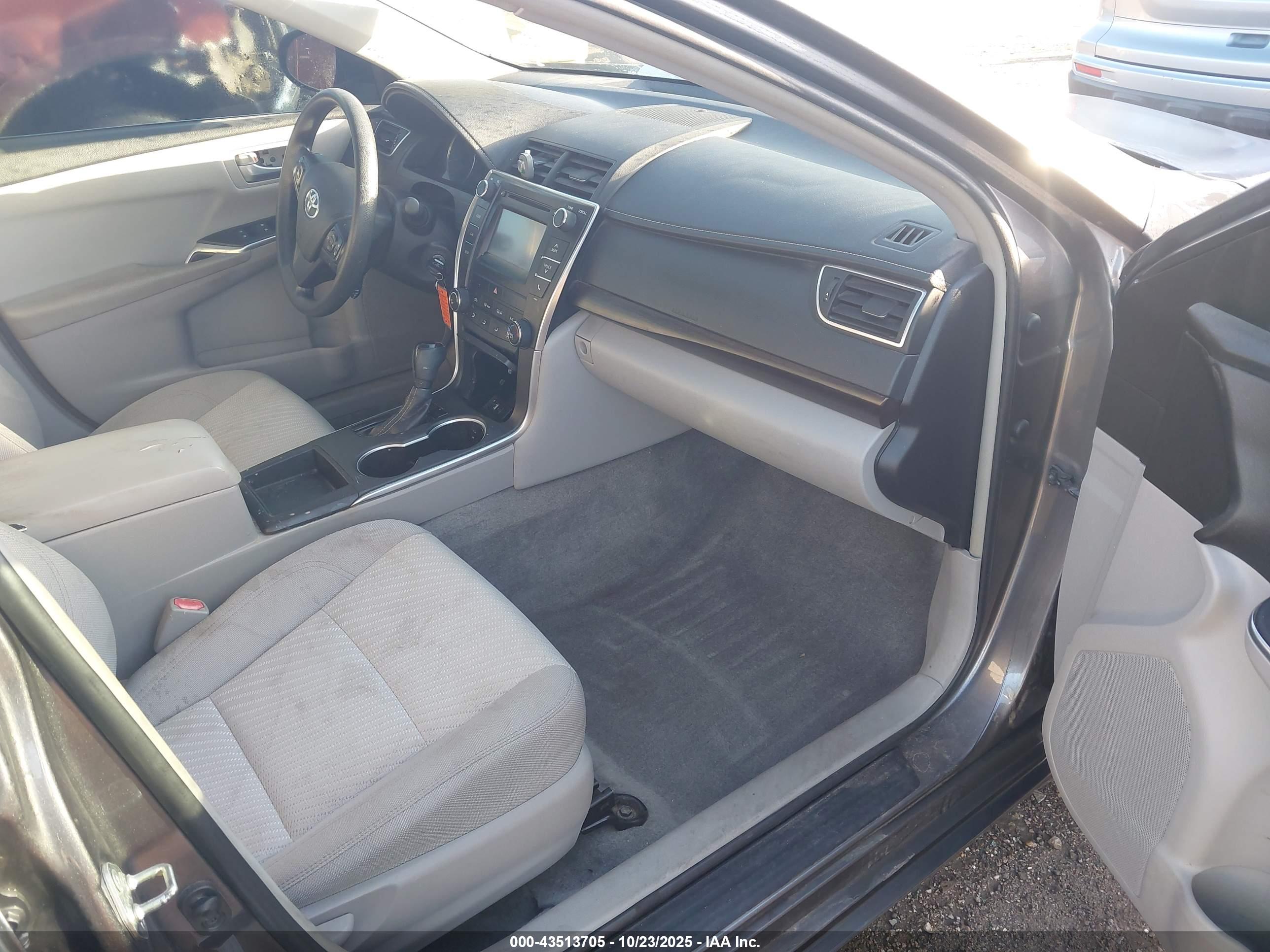 TOYOTA CAMRY image 5