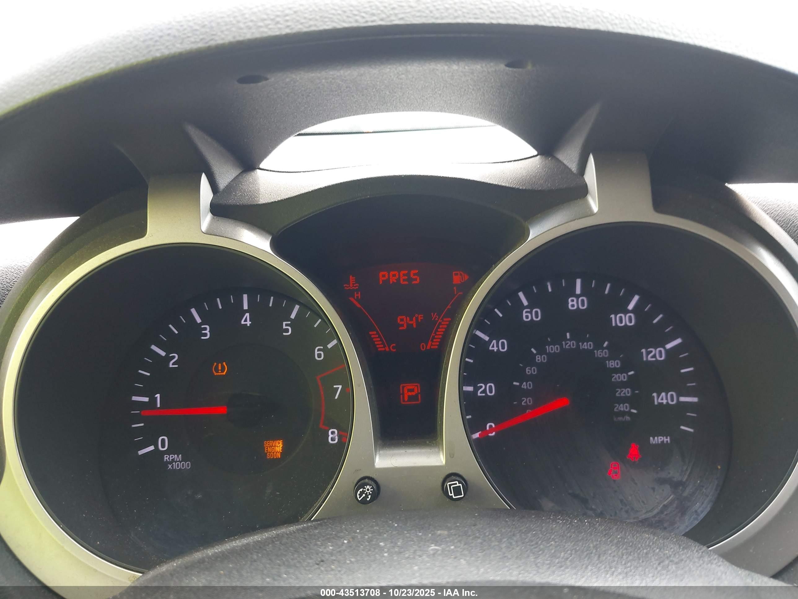 NISSAN JUKE image 7