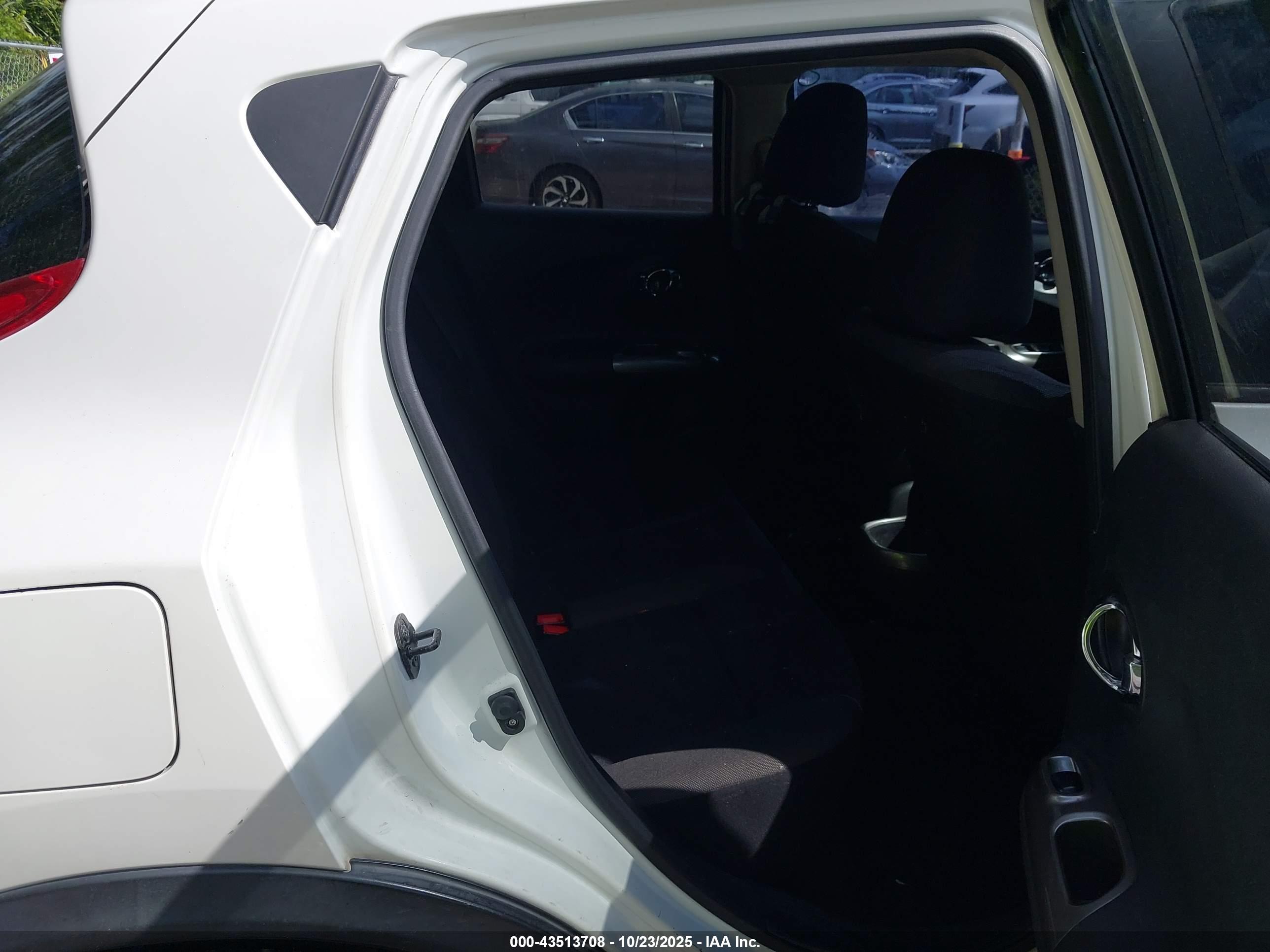 NISSAN JUKE image 8
