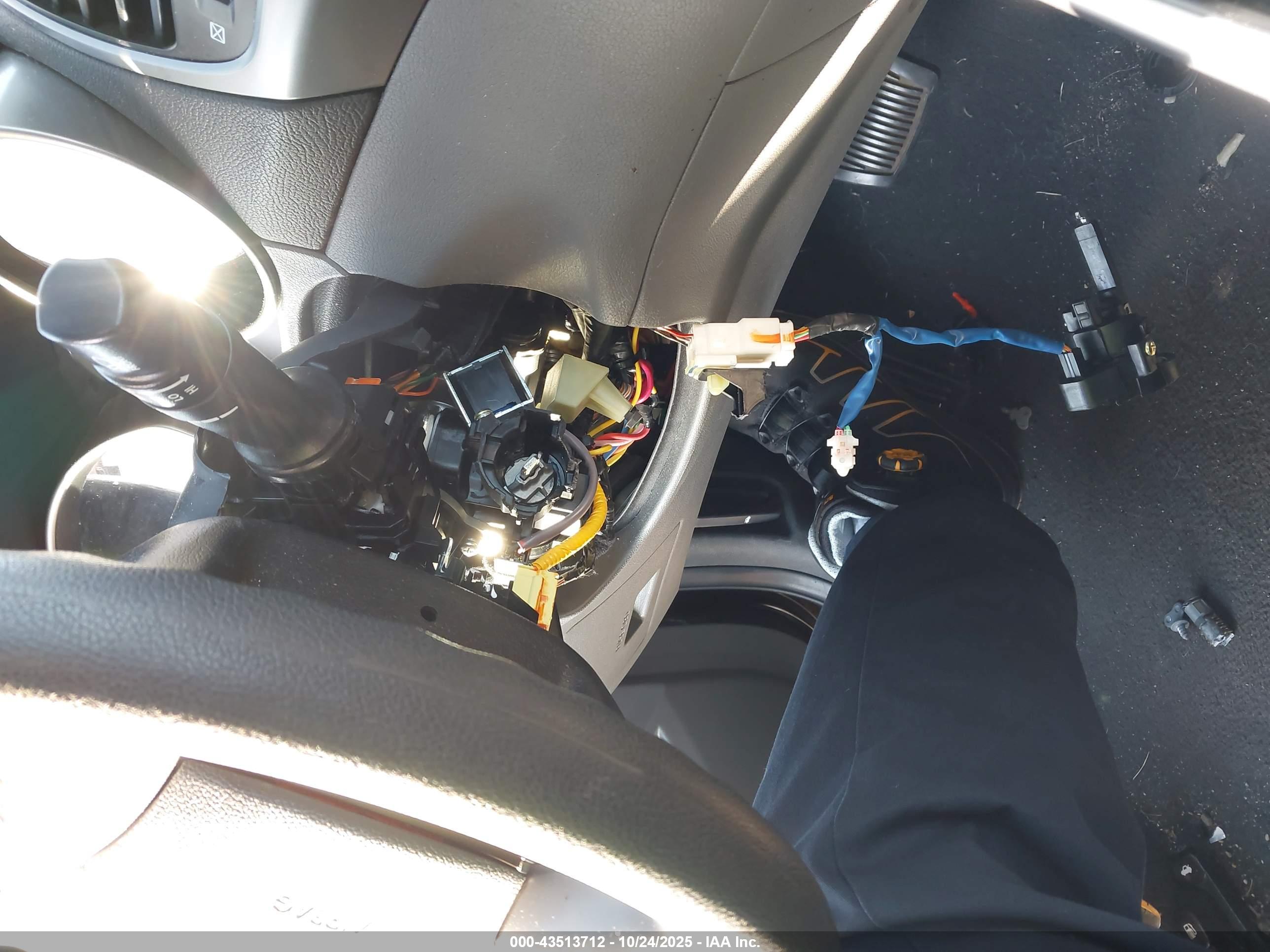 HYUNDAI ELANTRA image 6