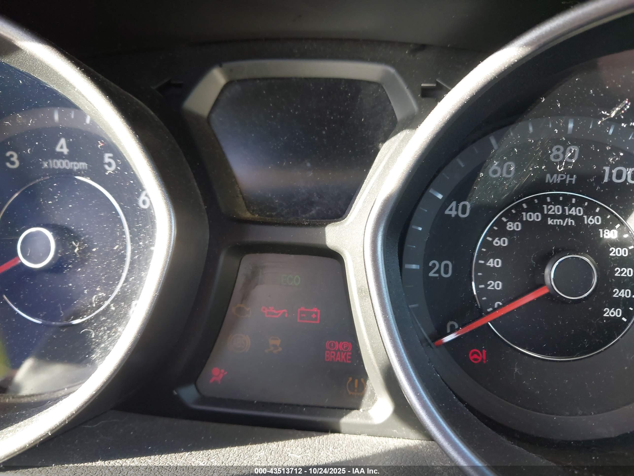 HYUNDAI ELANTRA image 7