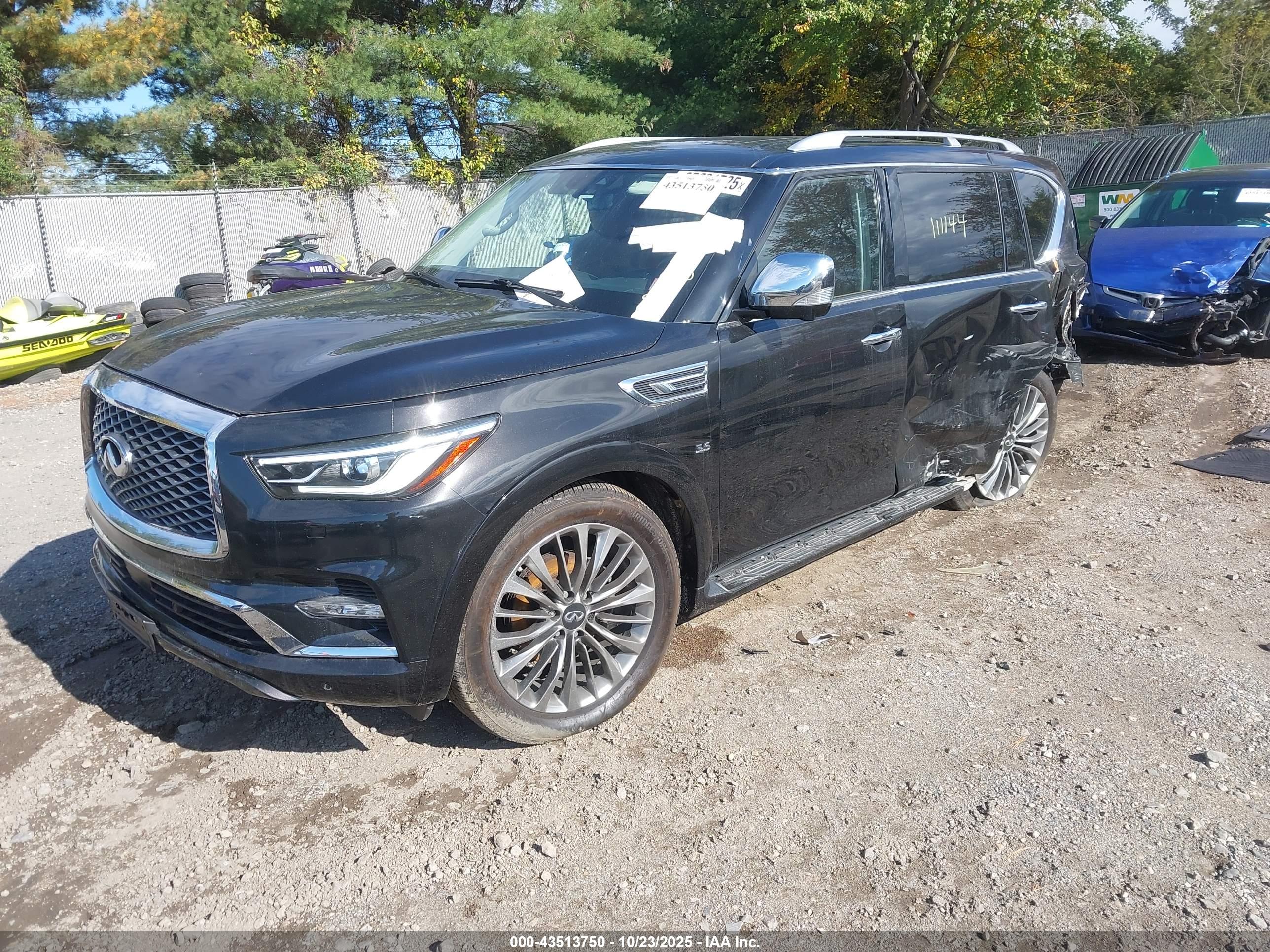 INFINITI QX80 image 2