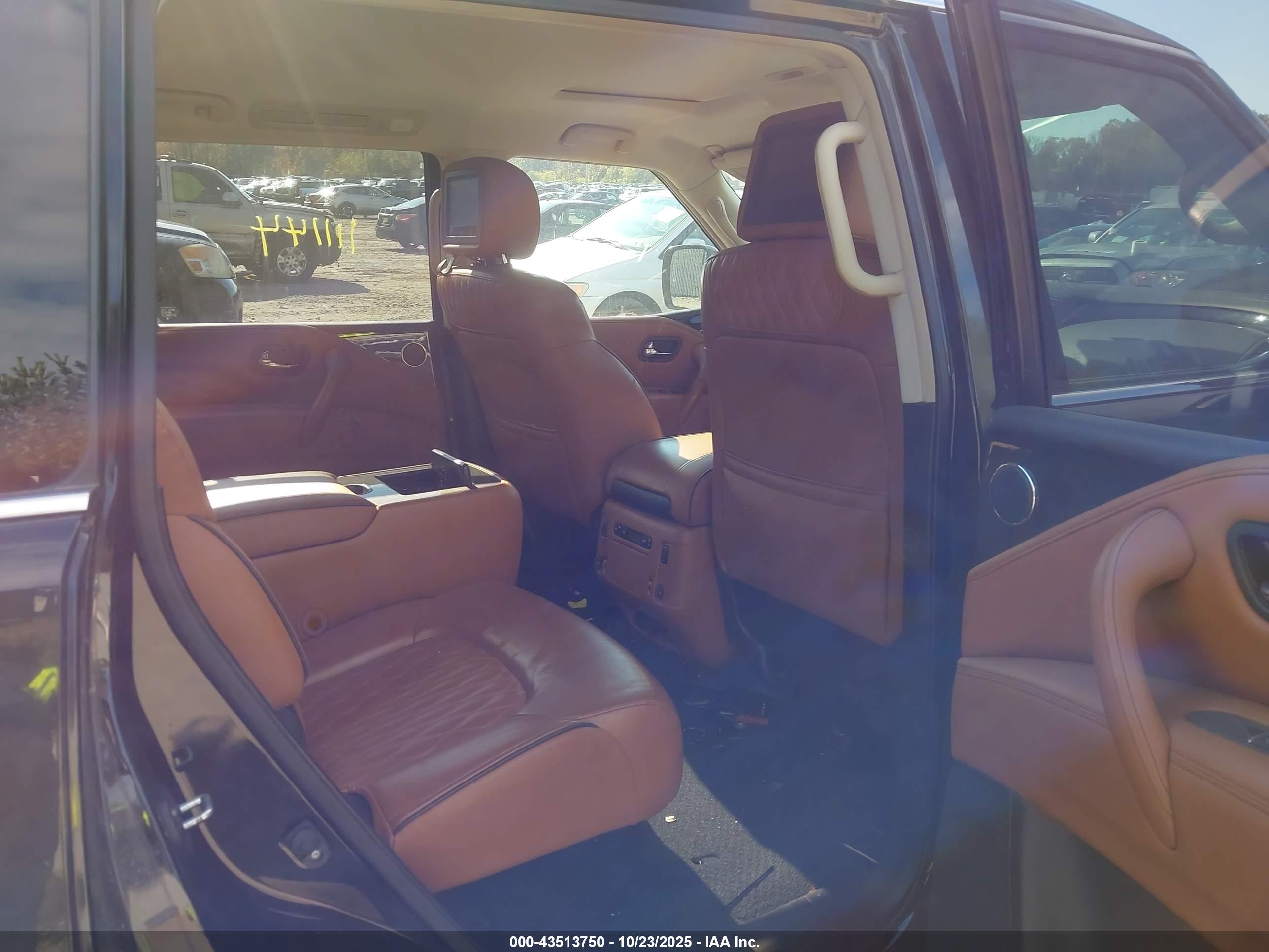 INFINITI QX80 image 8