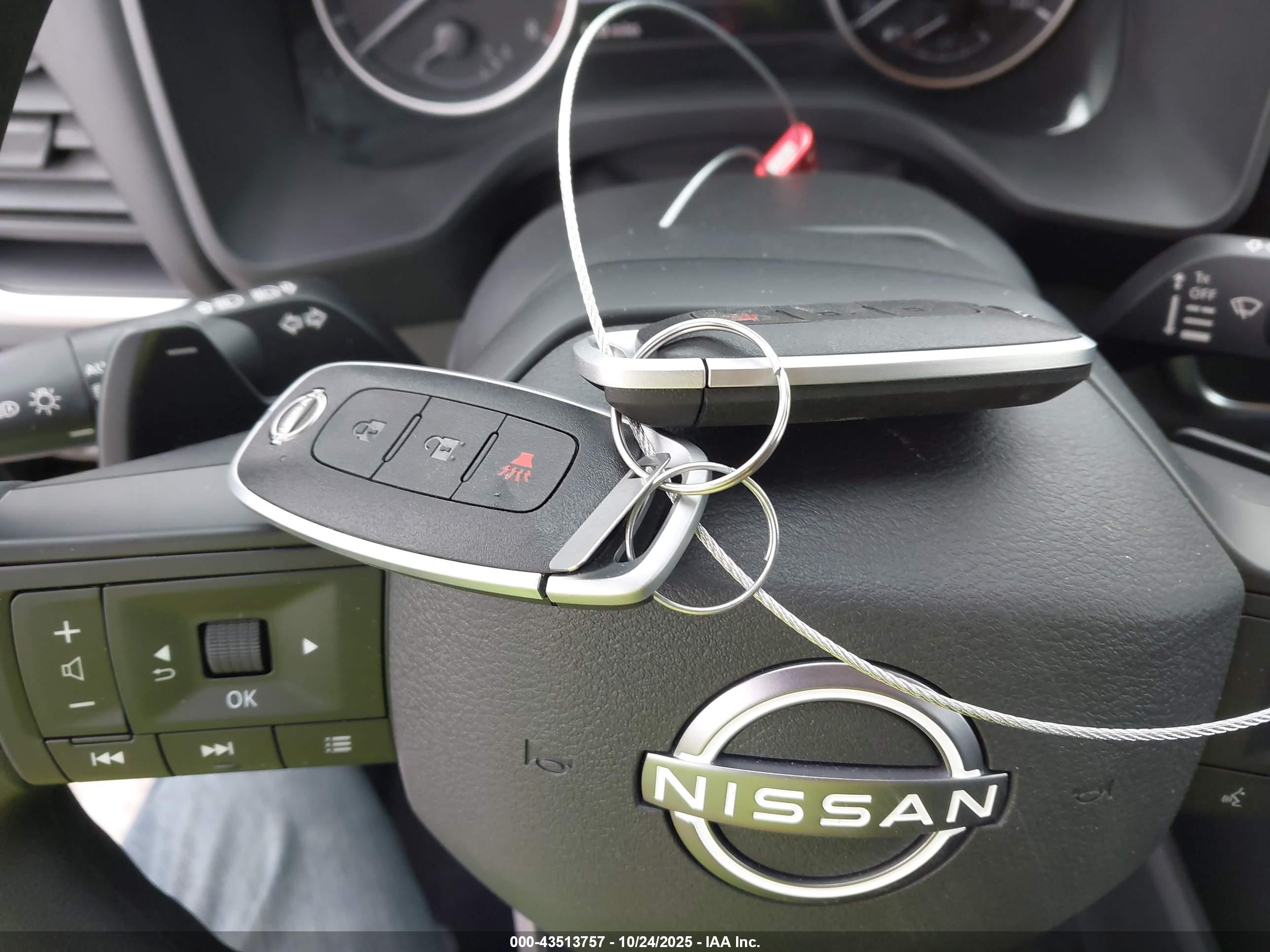 NISSAN ROGUE image 11