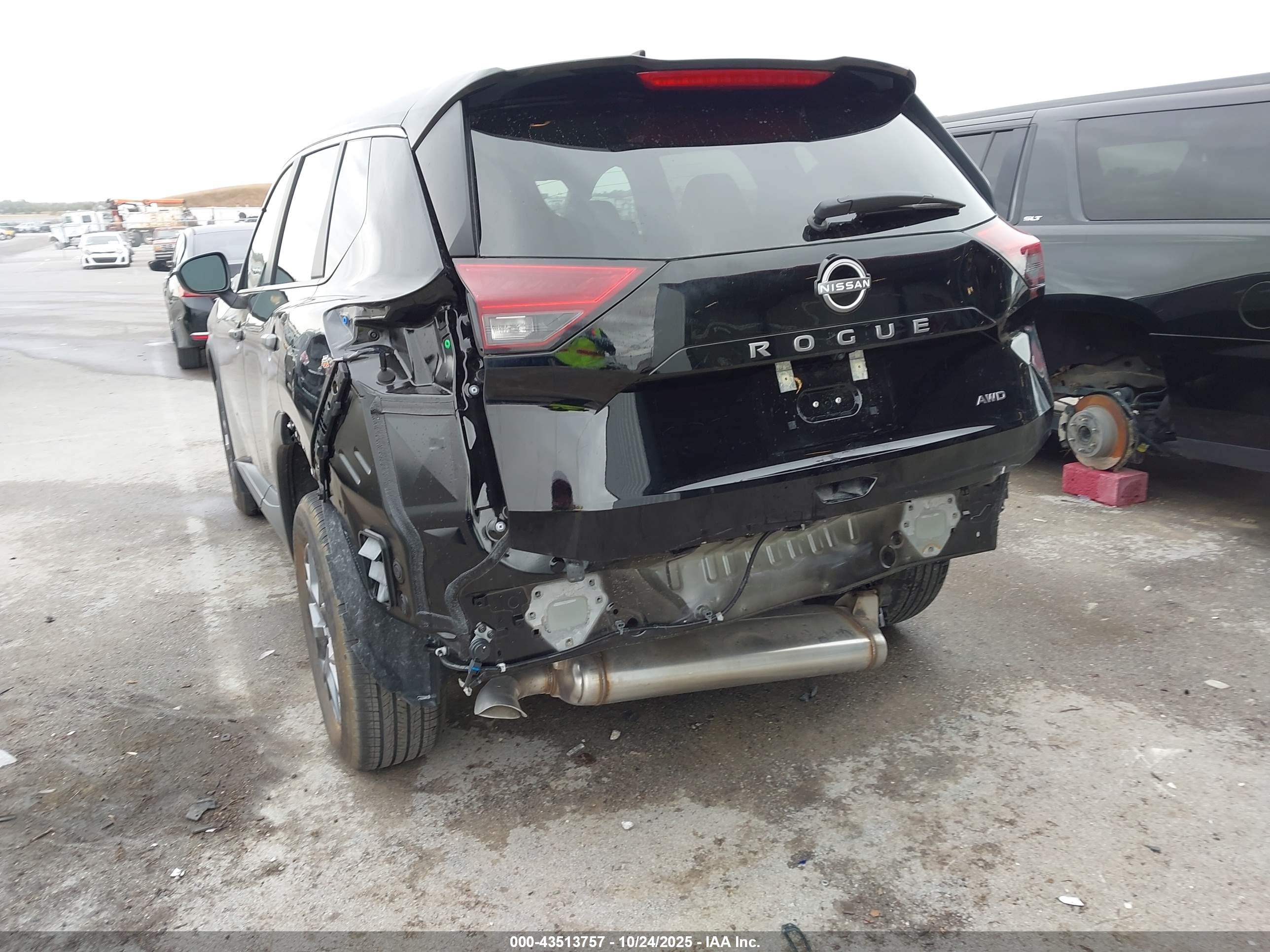 NISSAN ROGUE image 6