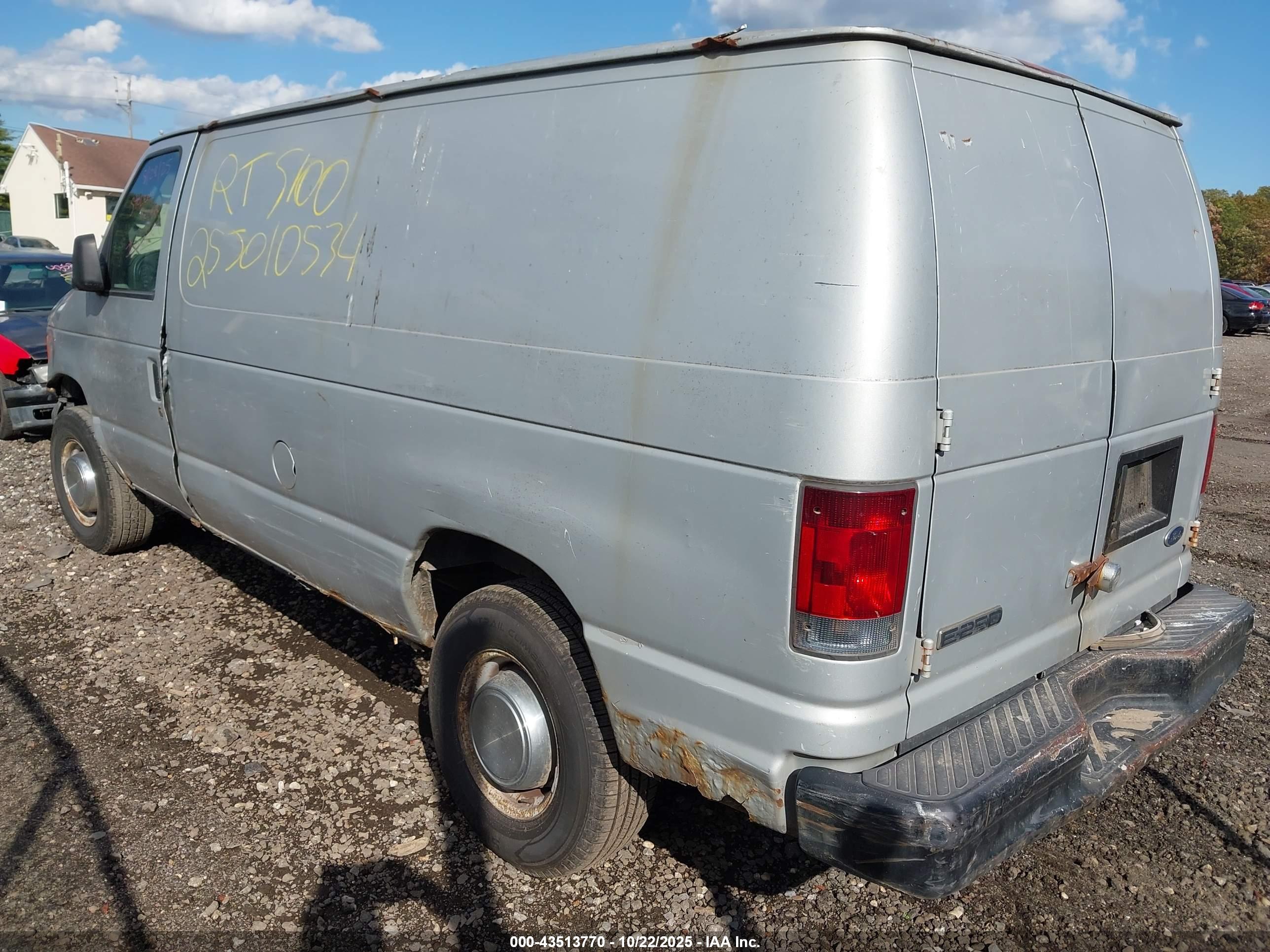 FORD E-250 image 3