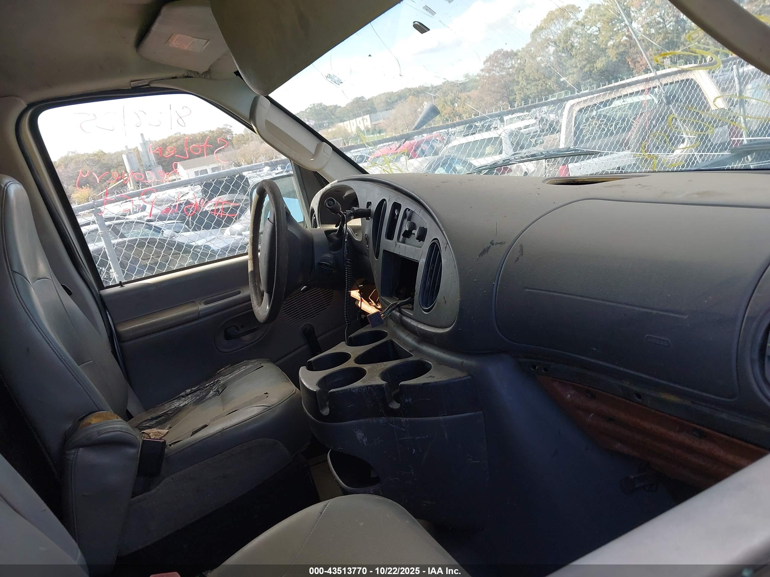 FORD E-250 image 5