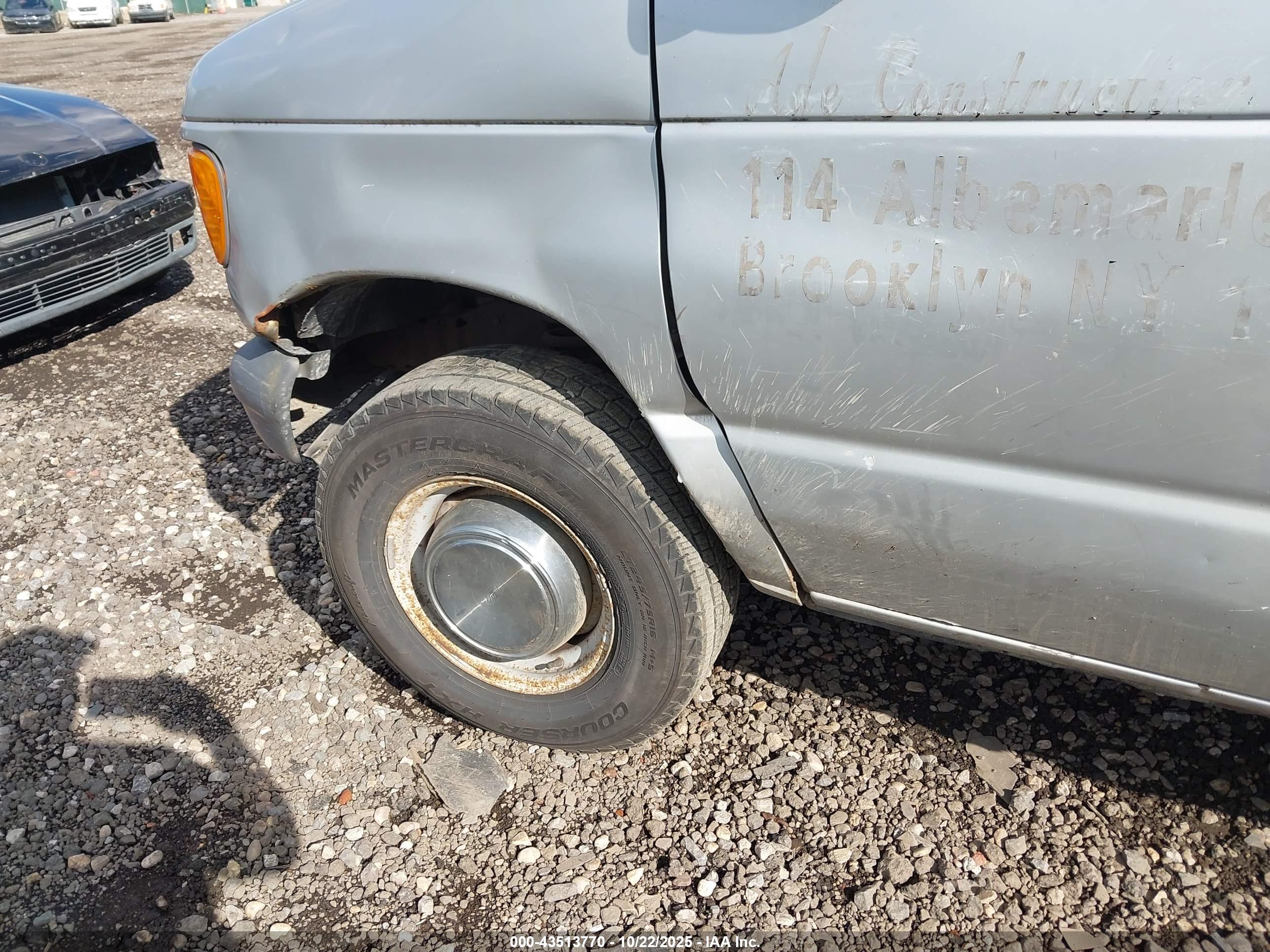 FORD E-250 image 6