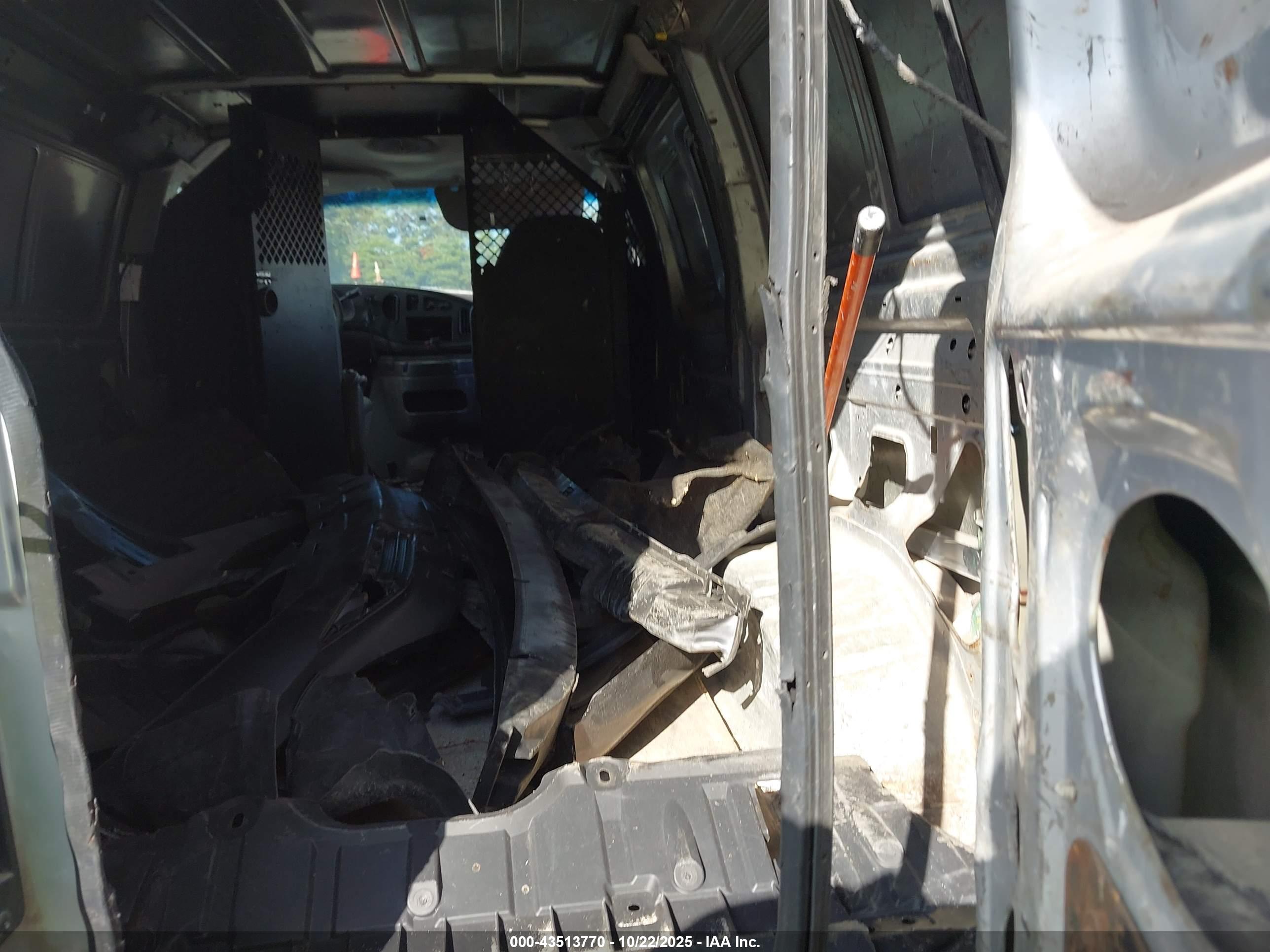 FORD E-250 image 8