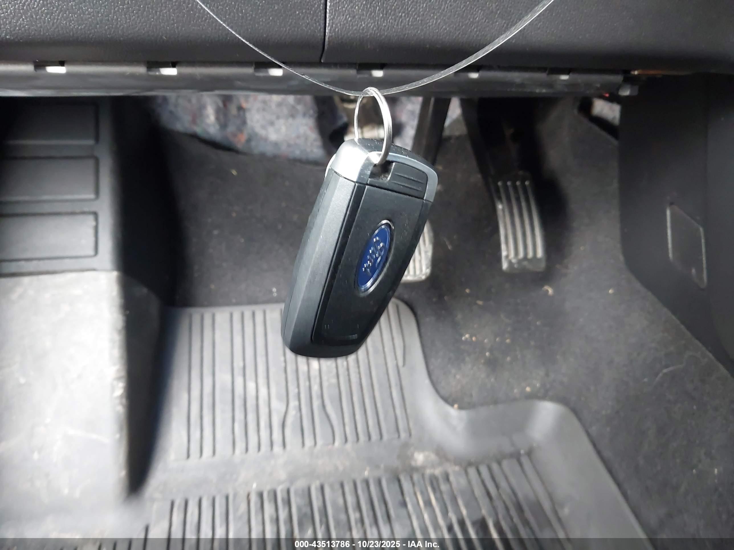 FORD ESCAPE image 11