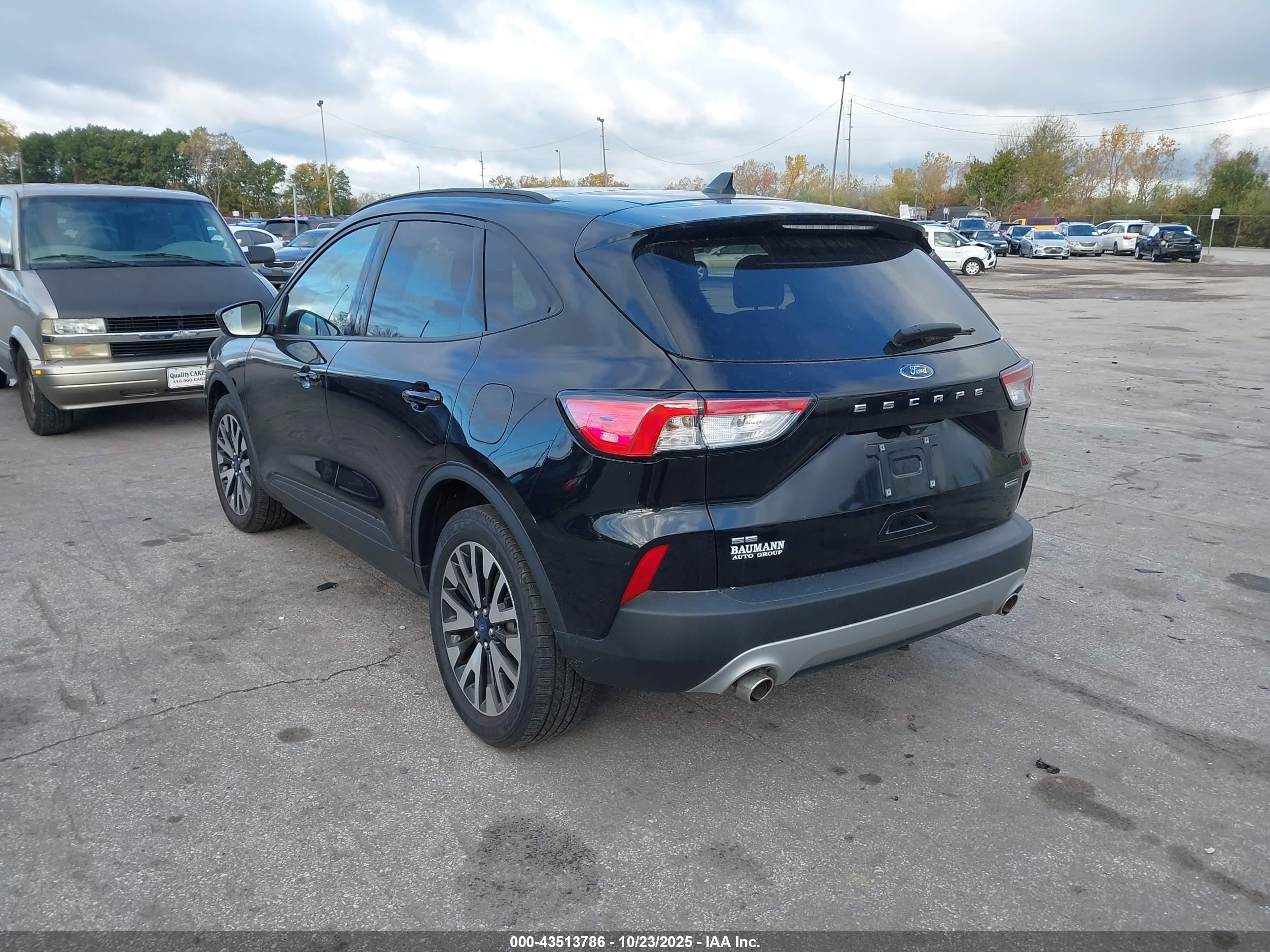FORD ESCAPE image 3