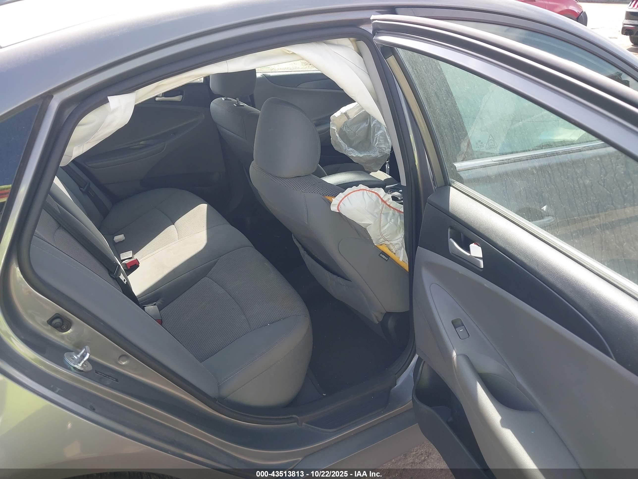 HYUNDAI SONATA image 8