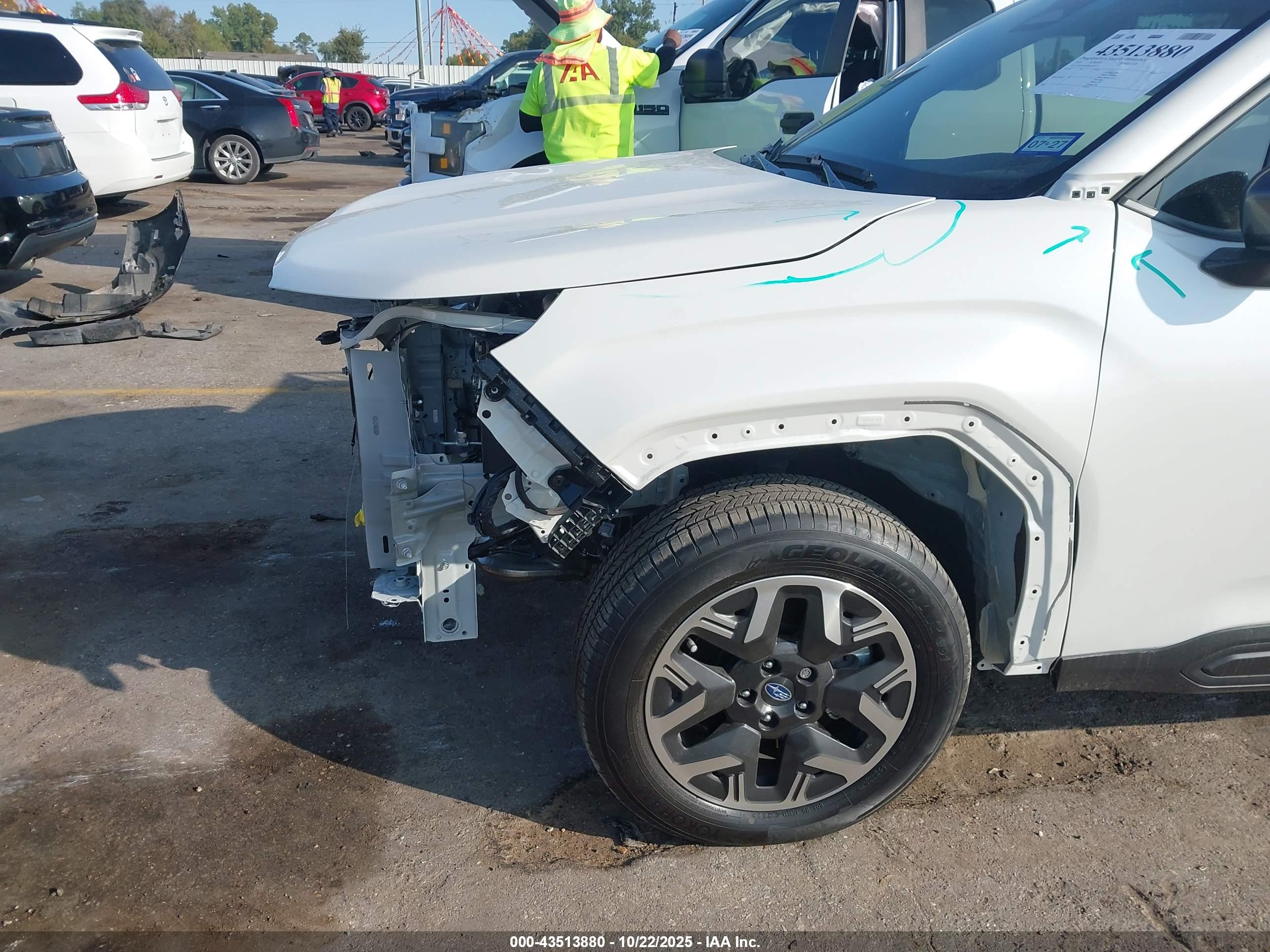 SUBARU FORESTER image 6