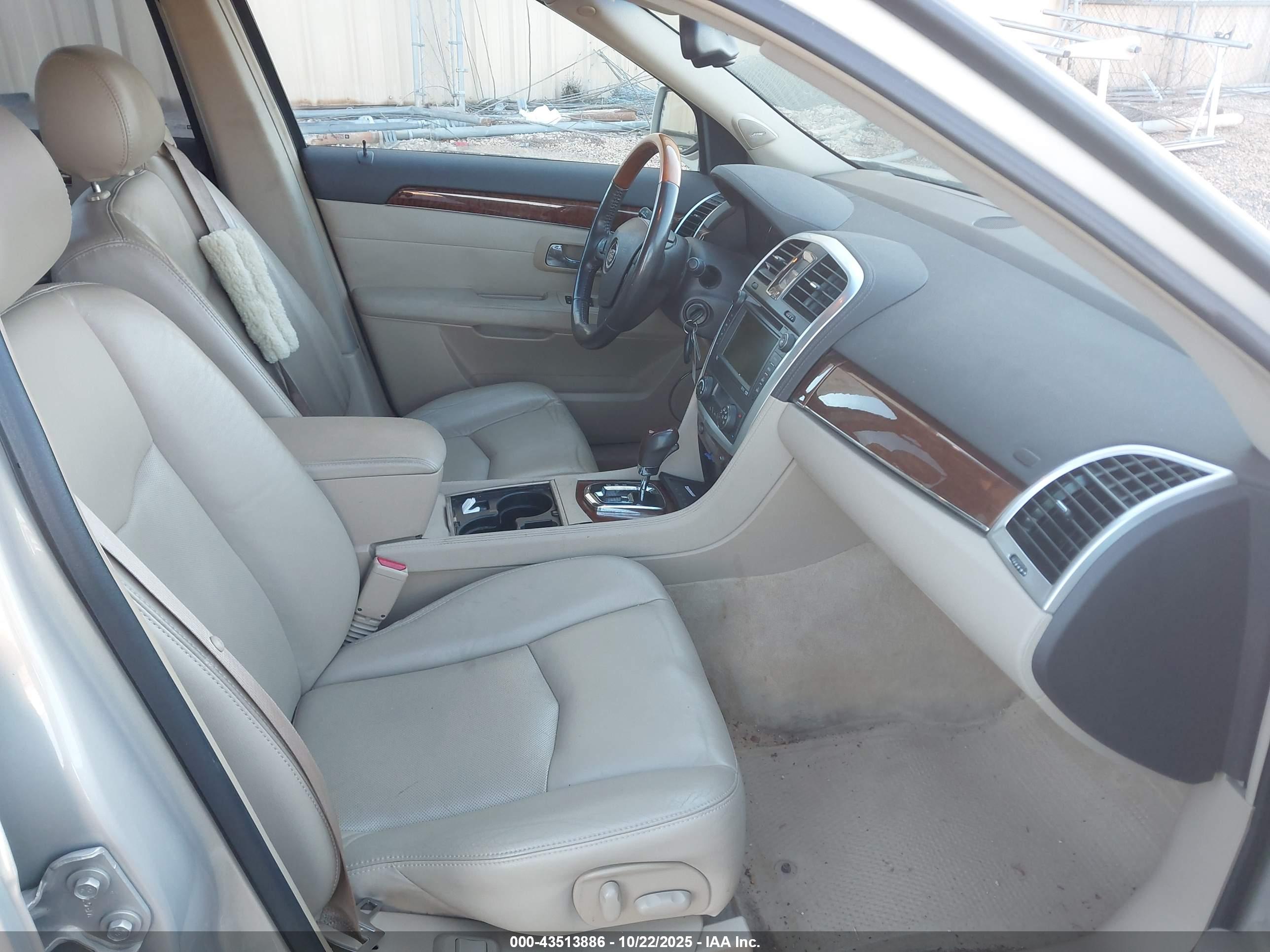 CADILLAC SRX image 5
