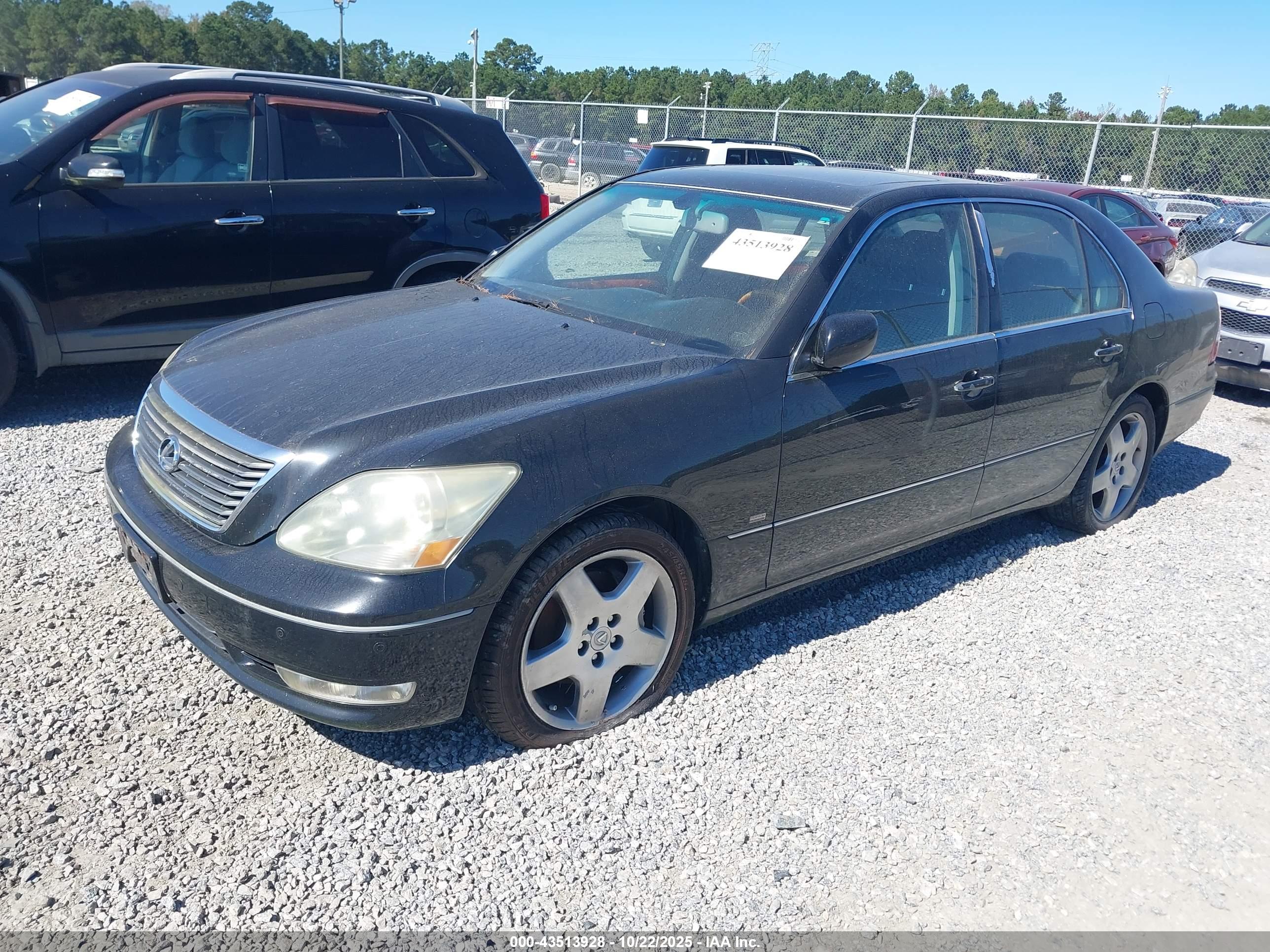 LEXUS LS image 2