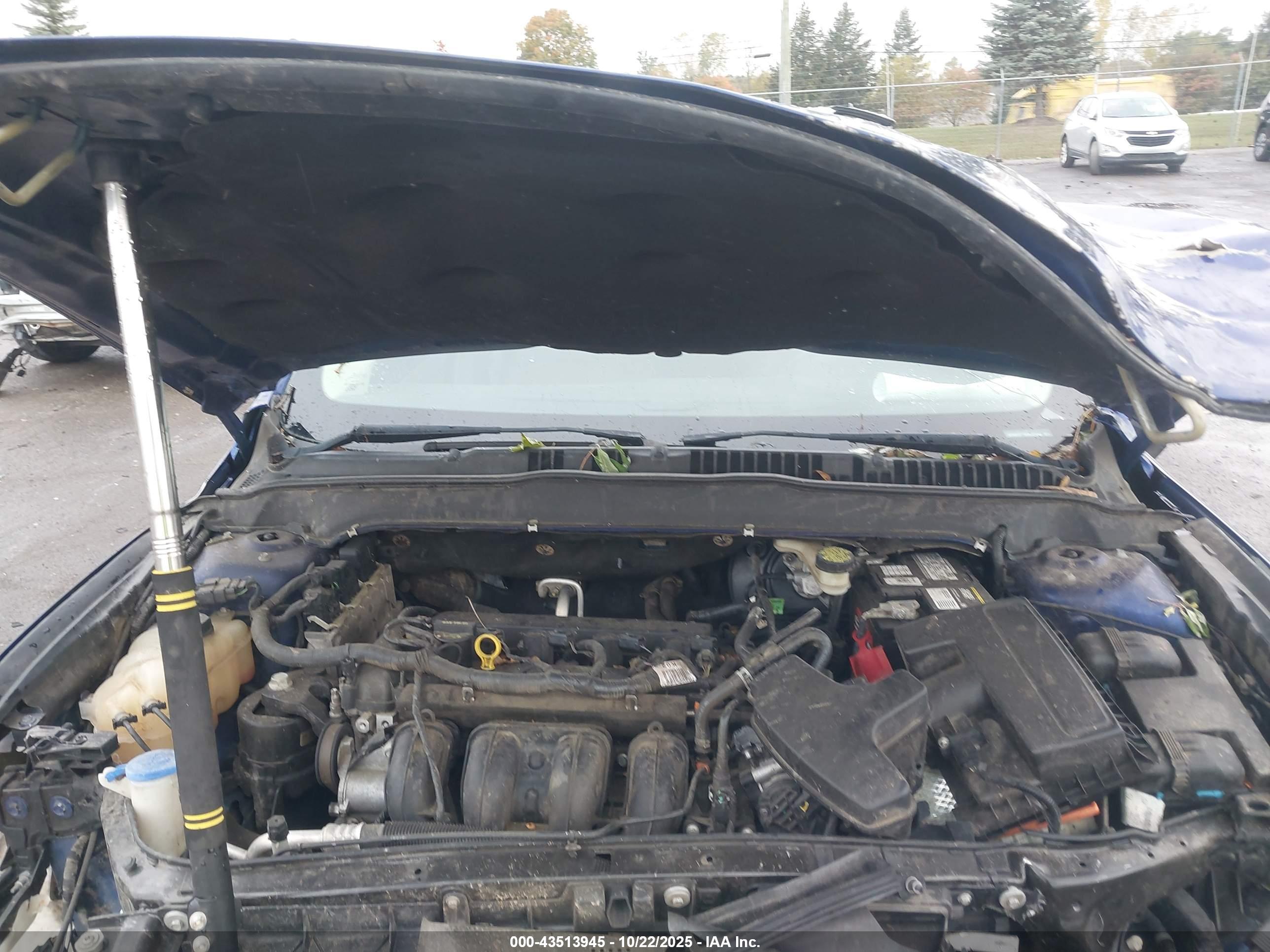 FORD FUSION image 10