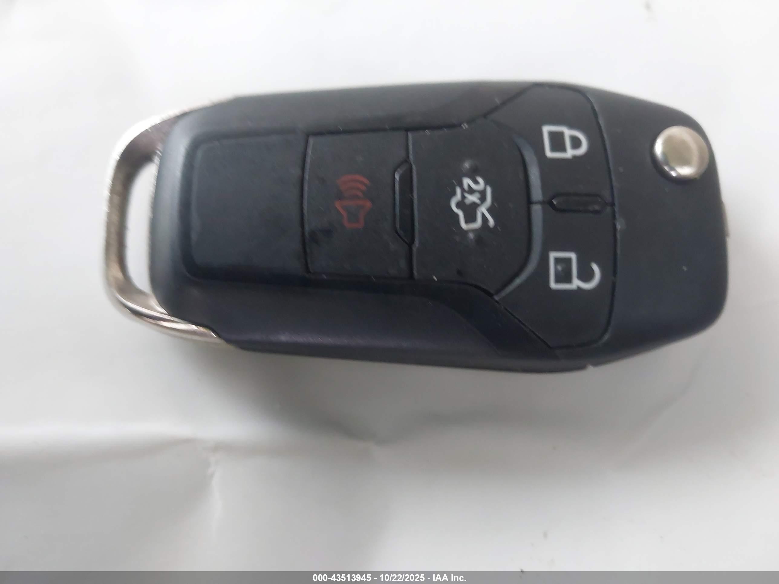 FORD FUSION image 11