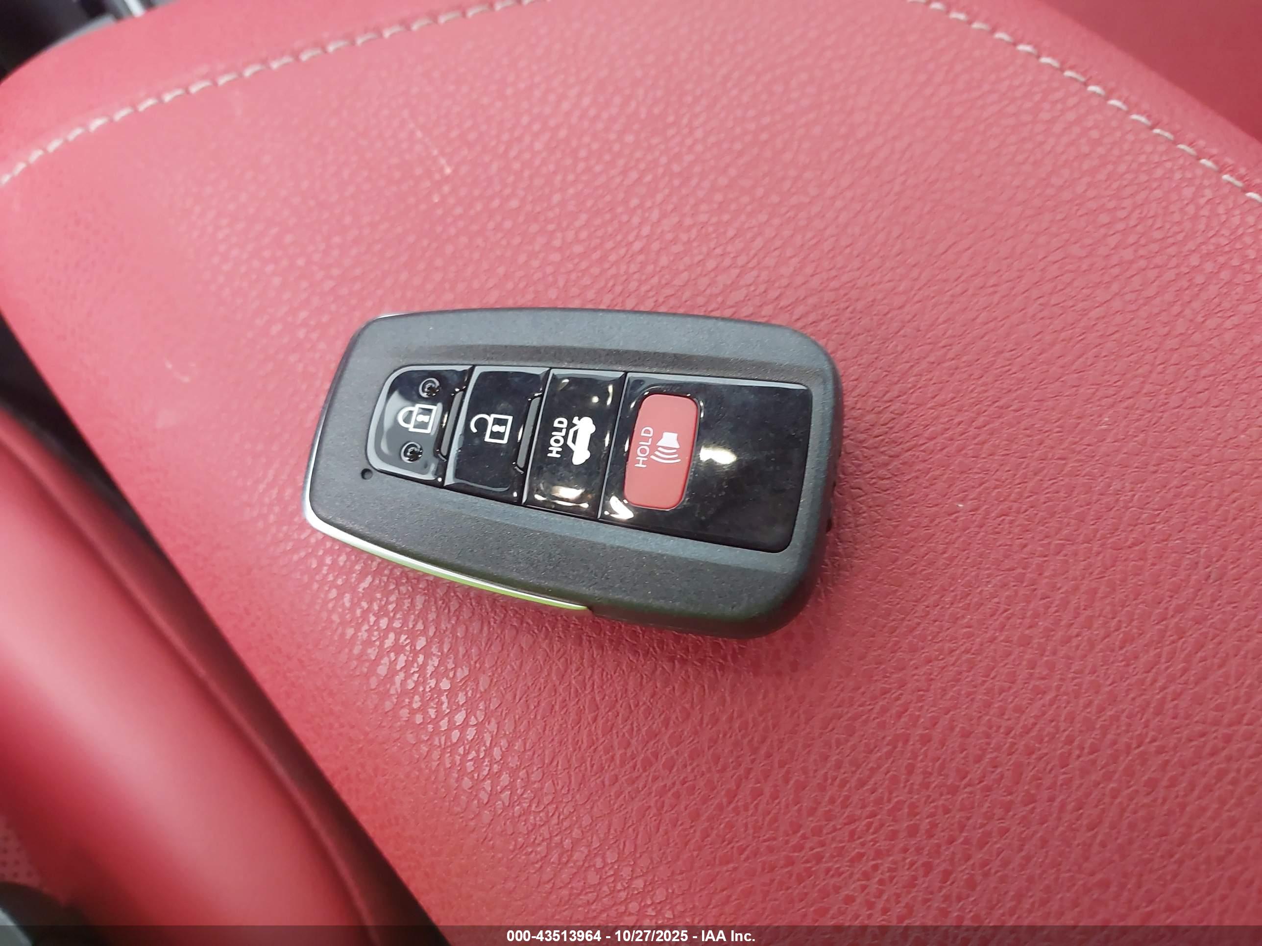 TOYOTA CAMRY image 11