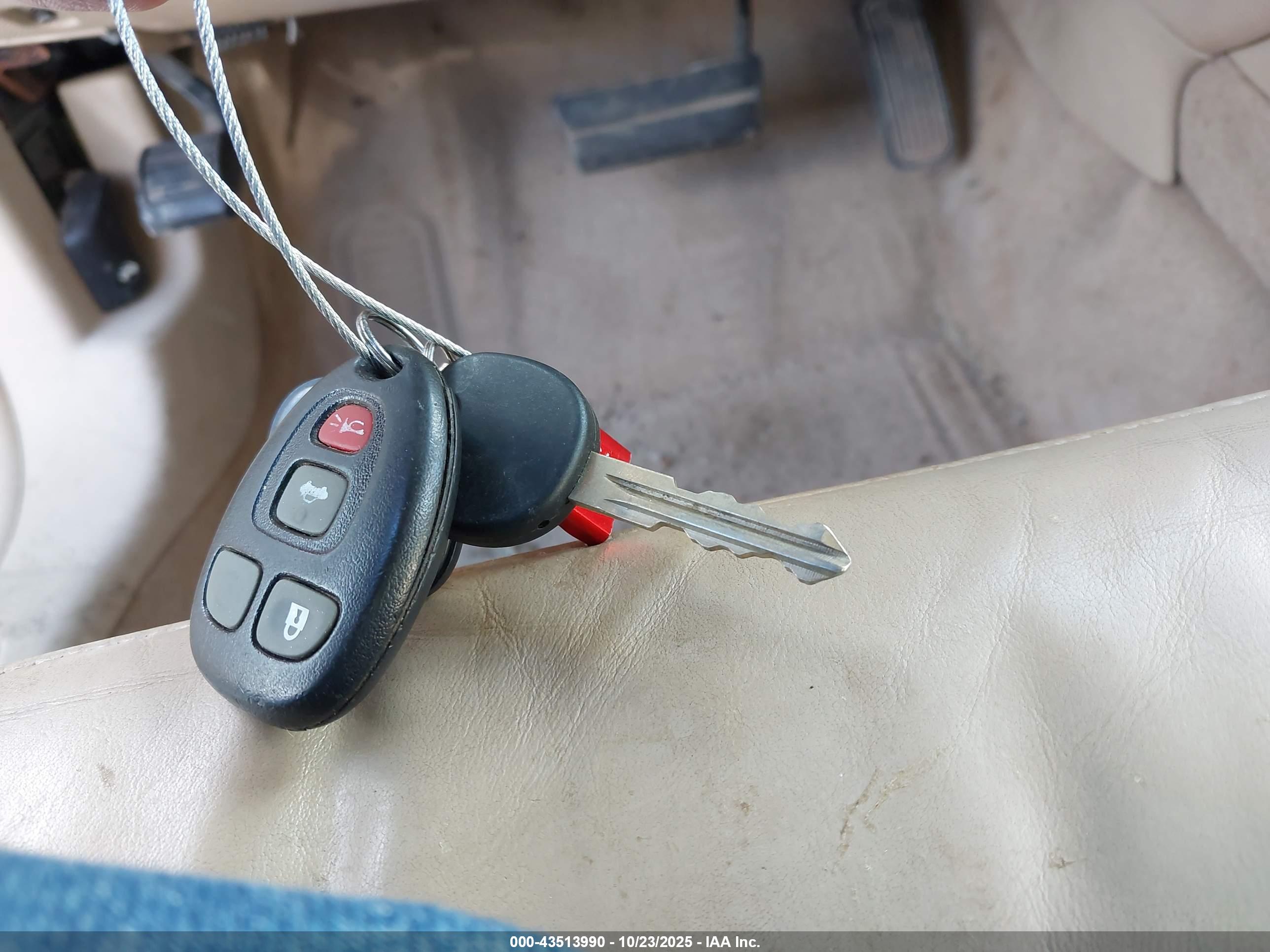 BUICK LUCERNE image 11