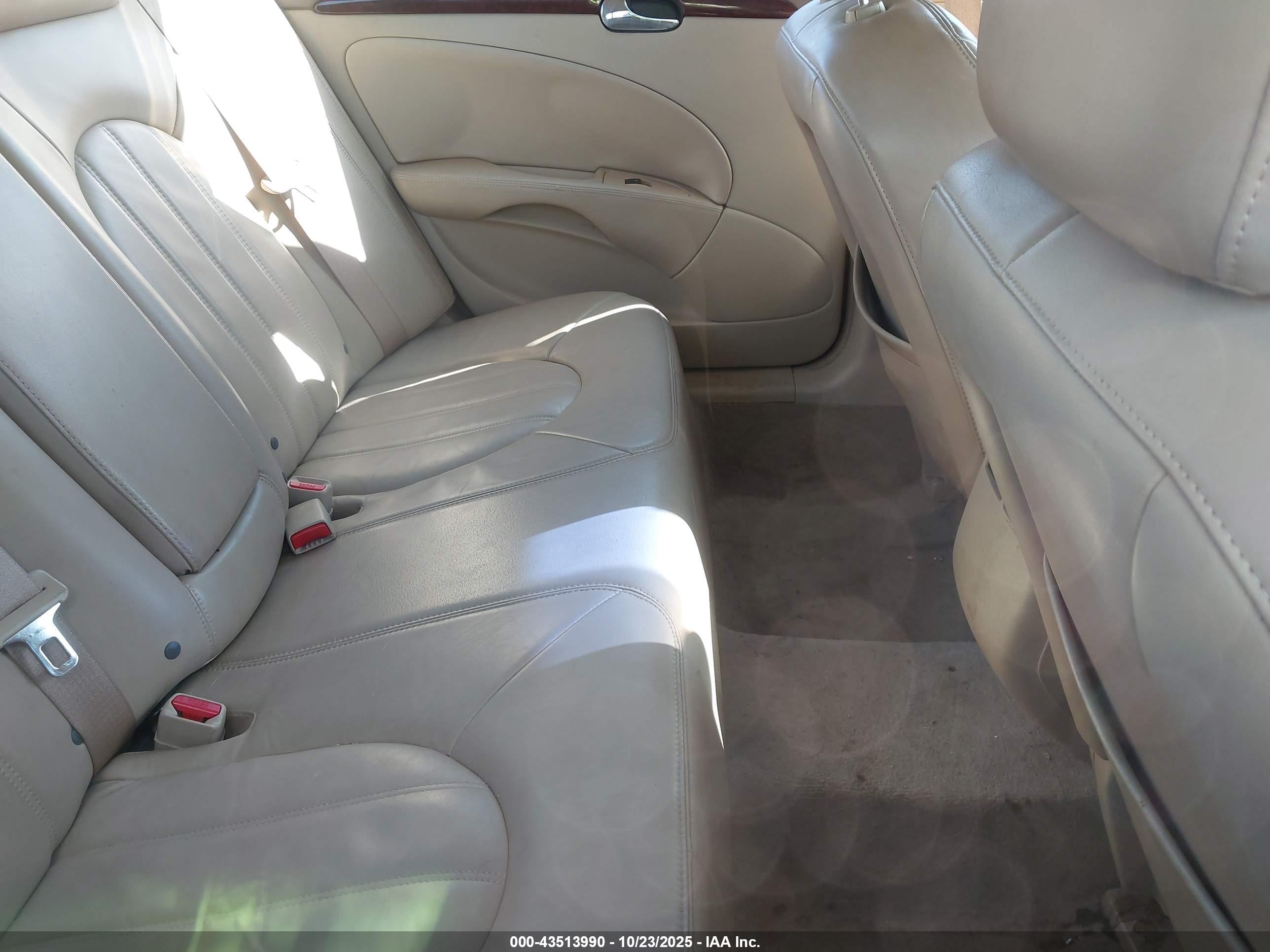 BUICK LUCERNE image 8